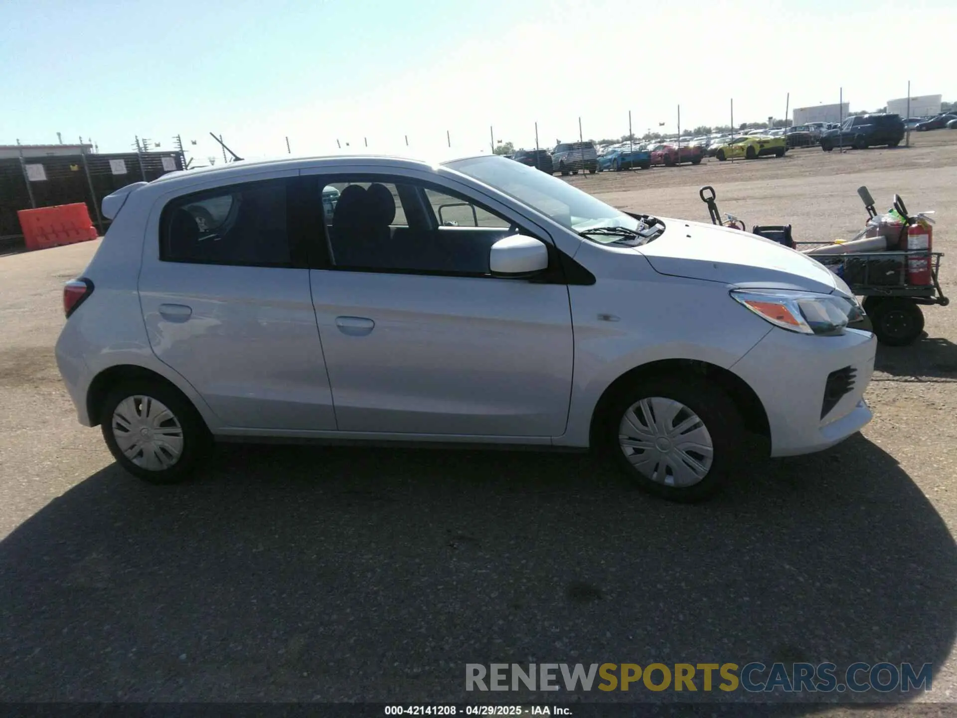 14 fotografías del automóvil dañado ML32AUHJ6RH023987 MITSUBISHI MIRAGE 2024