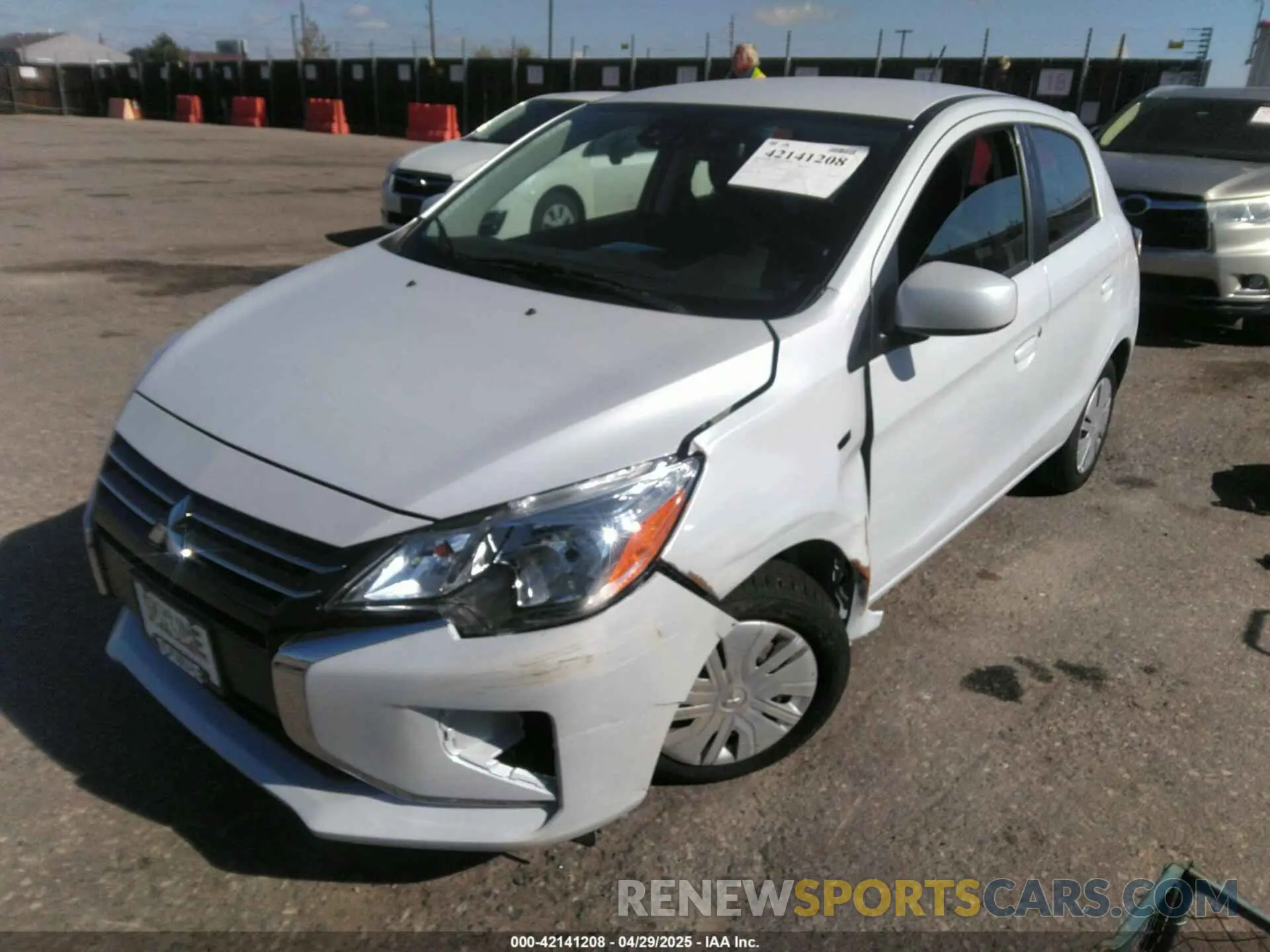 2 fotografías del automóvil dañado ML32AUHJ6RH023987 MITSUBISHI MIRAGE 2024