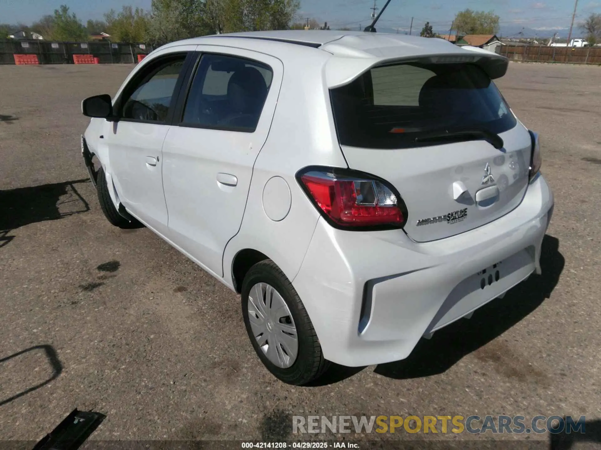 3 fotografías del automóvil dañado ML32AUHJ6RH023987 MITSUBISHI MIRAGE 2024