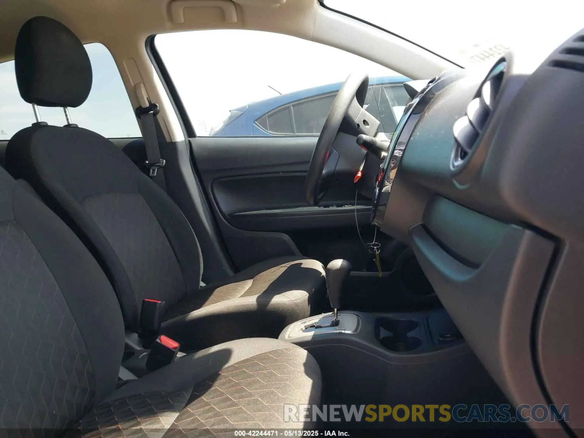 5 fotografías del automóvil dañado ML32AUHJ7RH003831 MITSUBISHI MIRAGE 2024