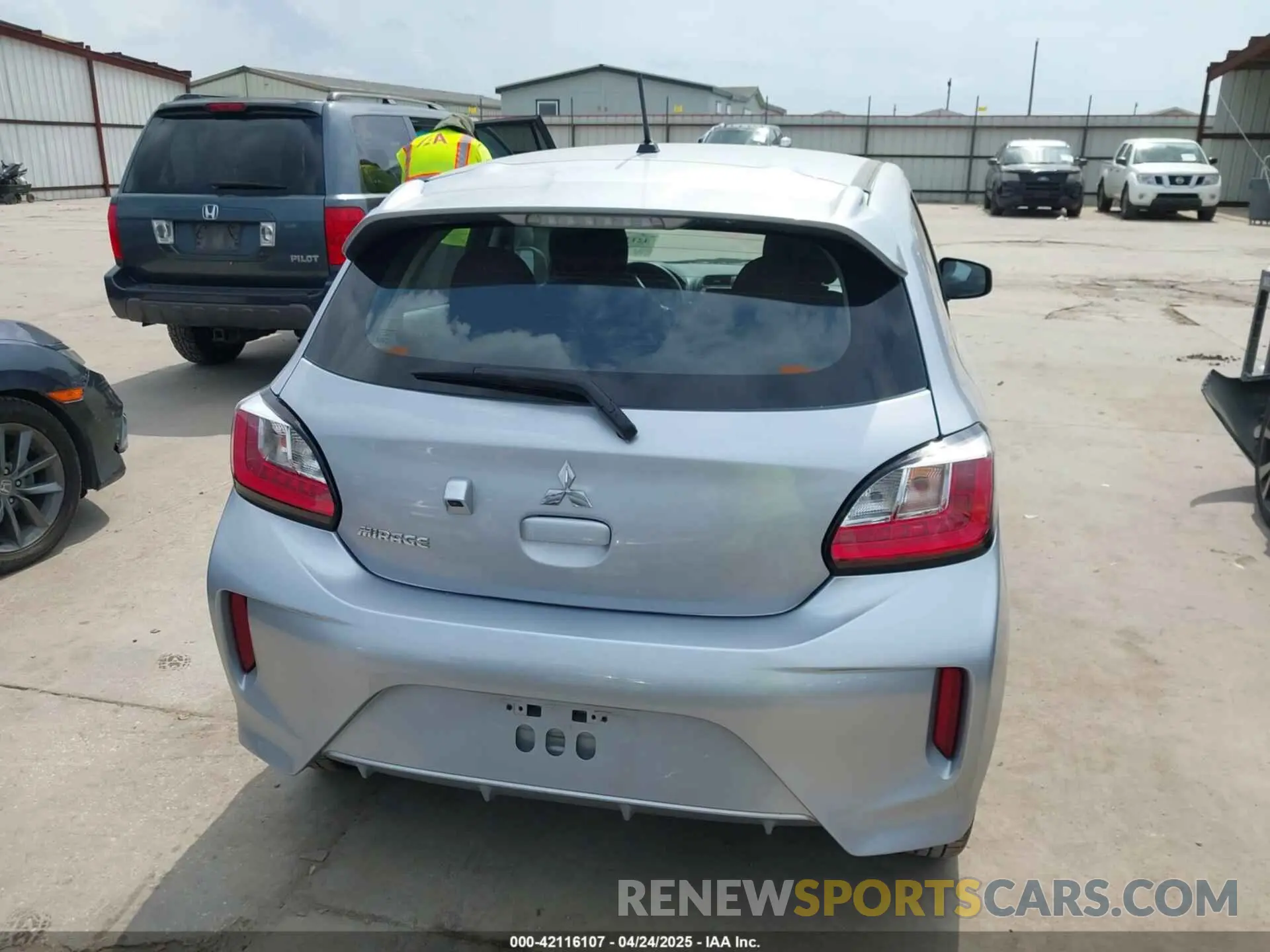 17 fotografías del automóvil dañado ML32AUHJ7RH012495 MITSUBISHI MIRAGE 2024