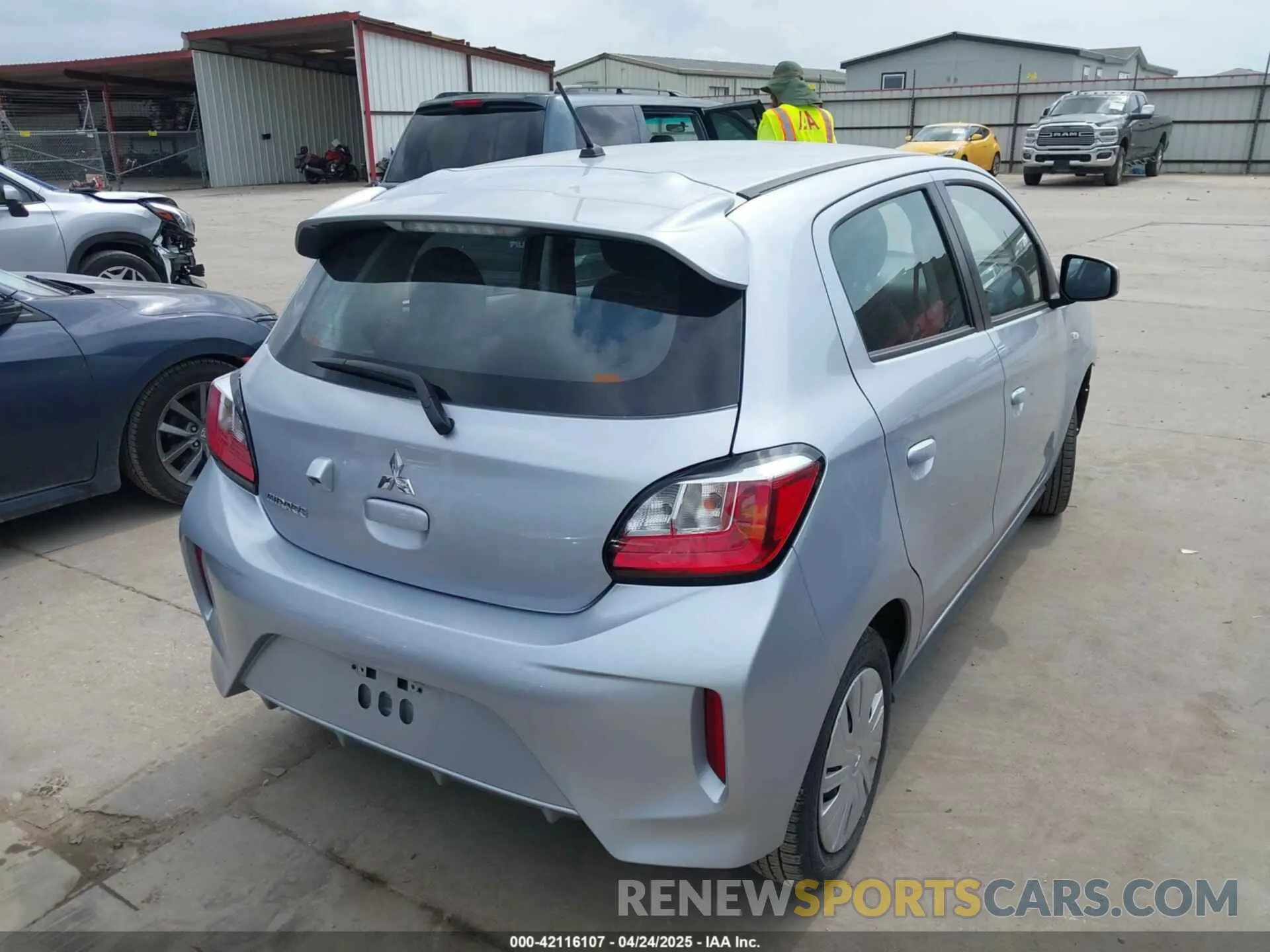 4 fotografías del automóvil dañado ML32AUHJ7RH012495 MITSUBISHI MIRAGE 2024