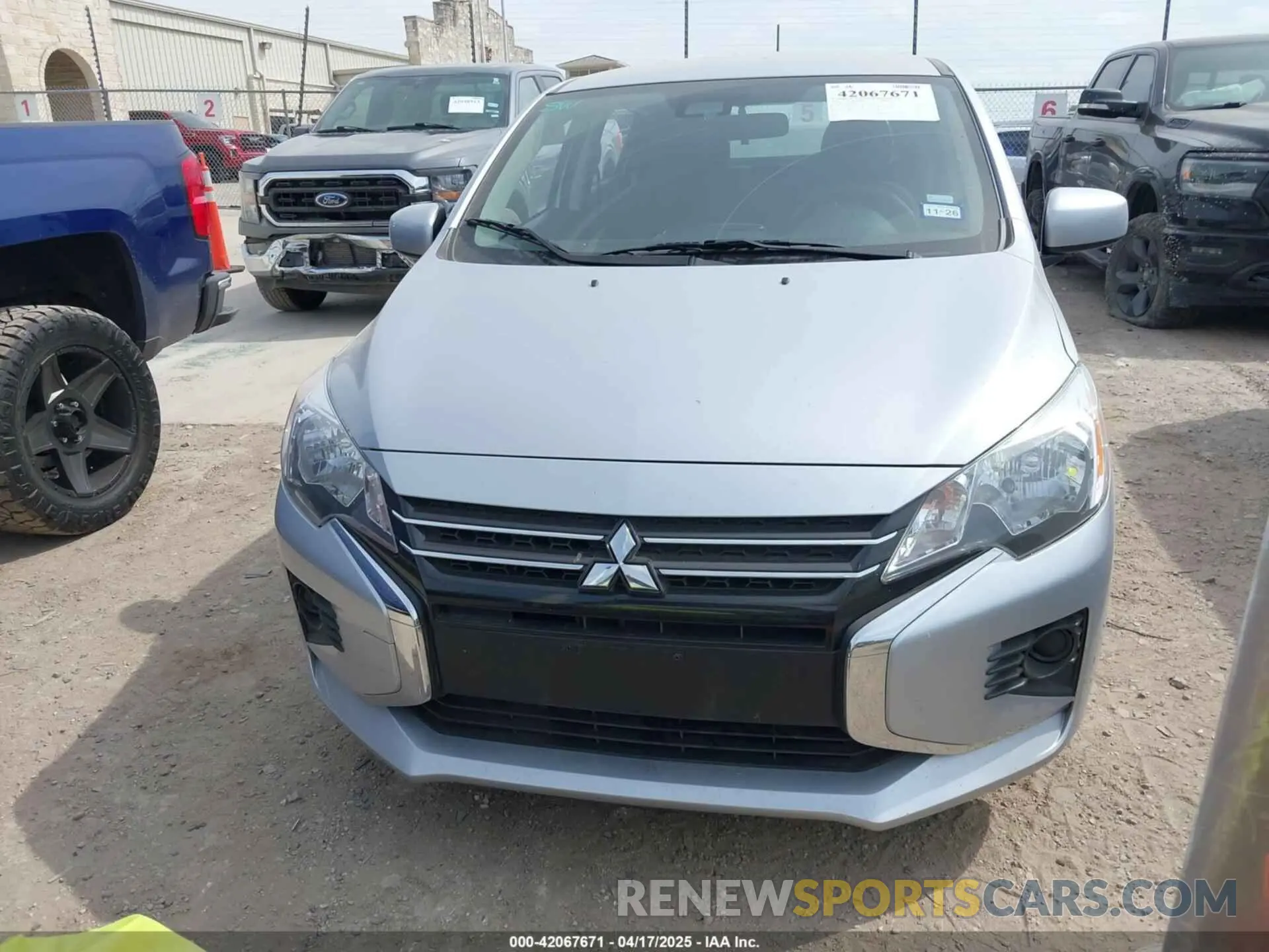 12 fotografías del automóvil dañado ML32AUHJ8RH027507 MITSUBISHI MIRAGE 2024