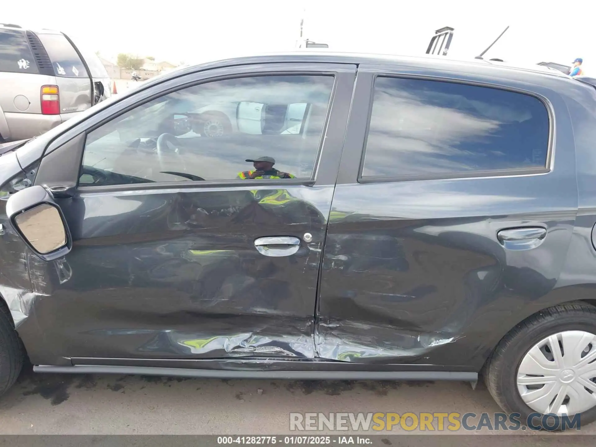 15 fotografías del automóvil dañado ML32AUHJ9RH006892 MITSUBISHI MIRAGE 2024