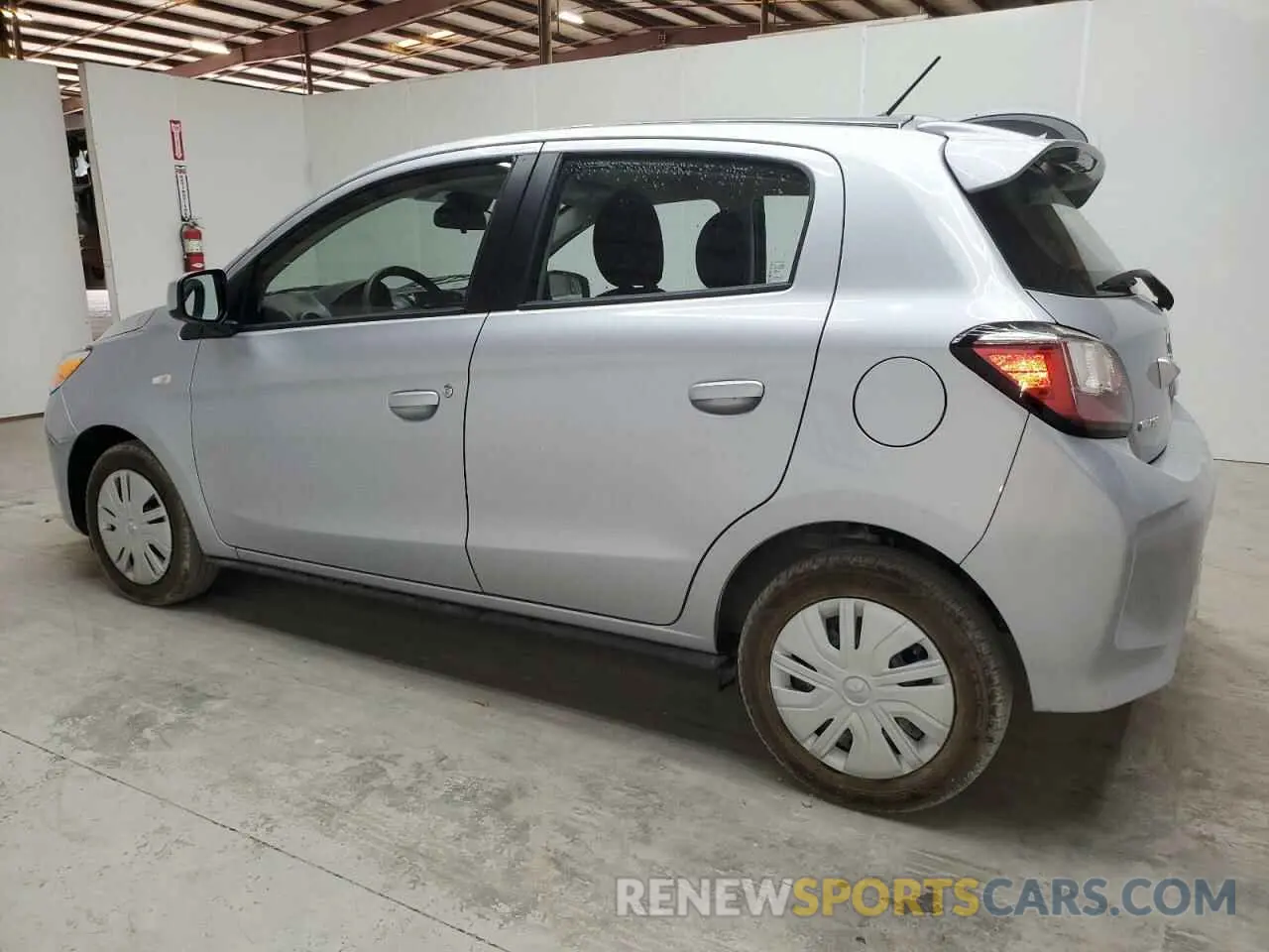2 fotografías del automóvil dañado ML32AUHJXRH016637 MITSUBISHI MIRAGE 2024