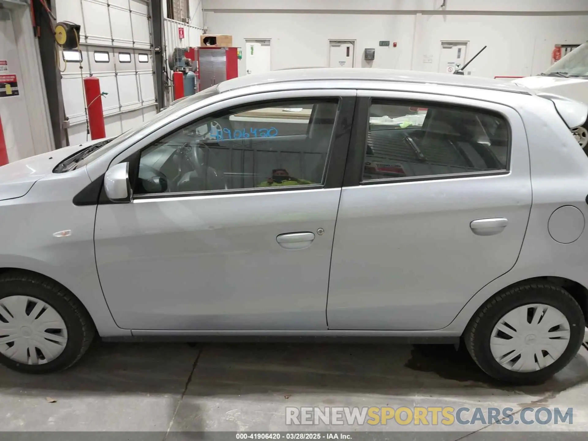 14 fotografías del automóvil dañado ML32AUHJXRH022454 MITSUBISHI MIRAGE 2024