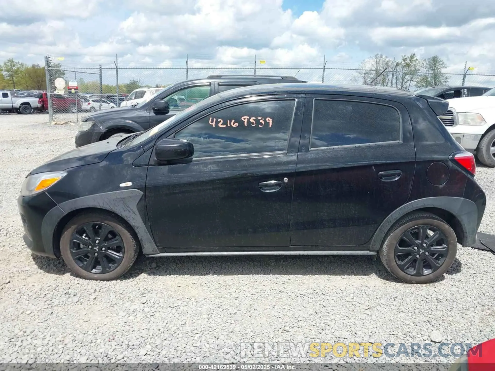 14 fotografías del automóvil dañado ML32AWHJ0RH004427 MITSUBISHI MIRAGE 2024