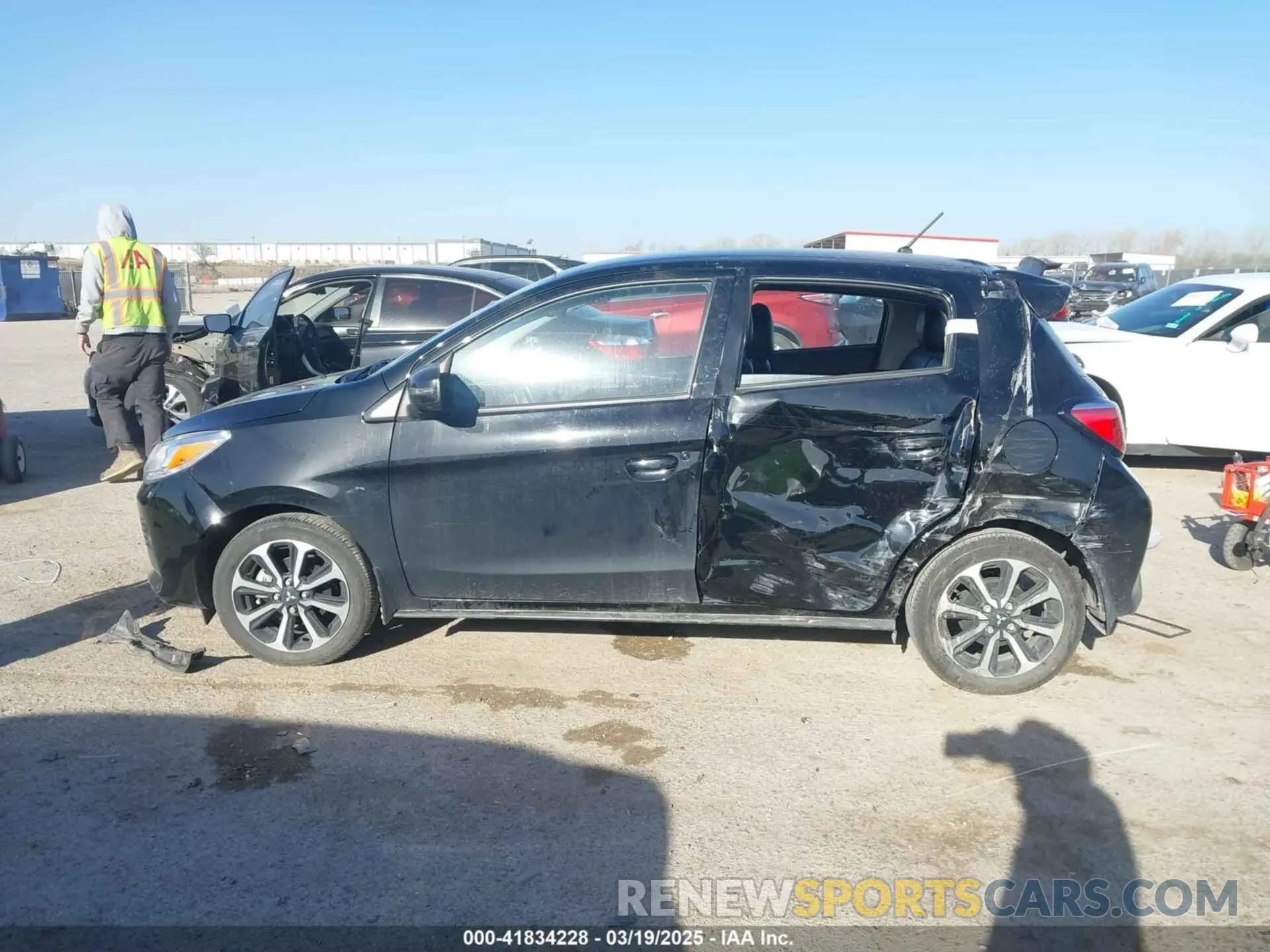 14 fotografías del automóvil dañado ML32AWHJ1RH004954 MITSUBISHI MIRAGE 2024