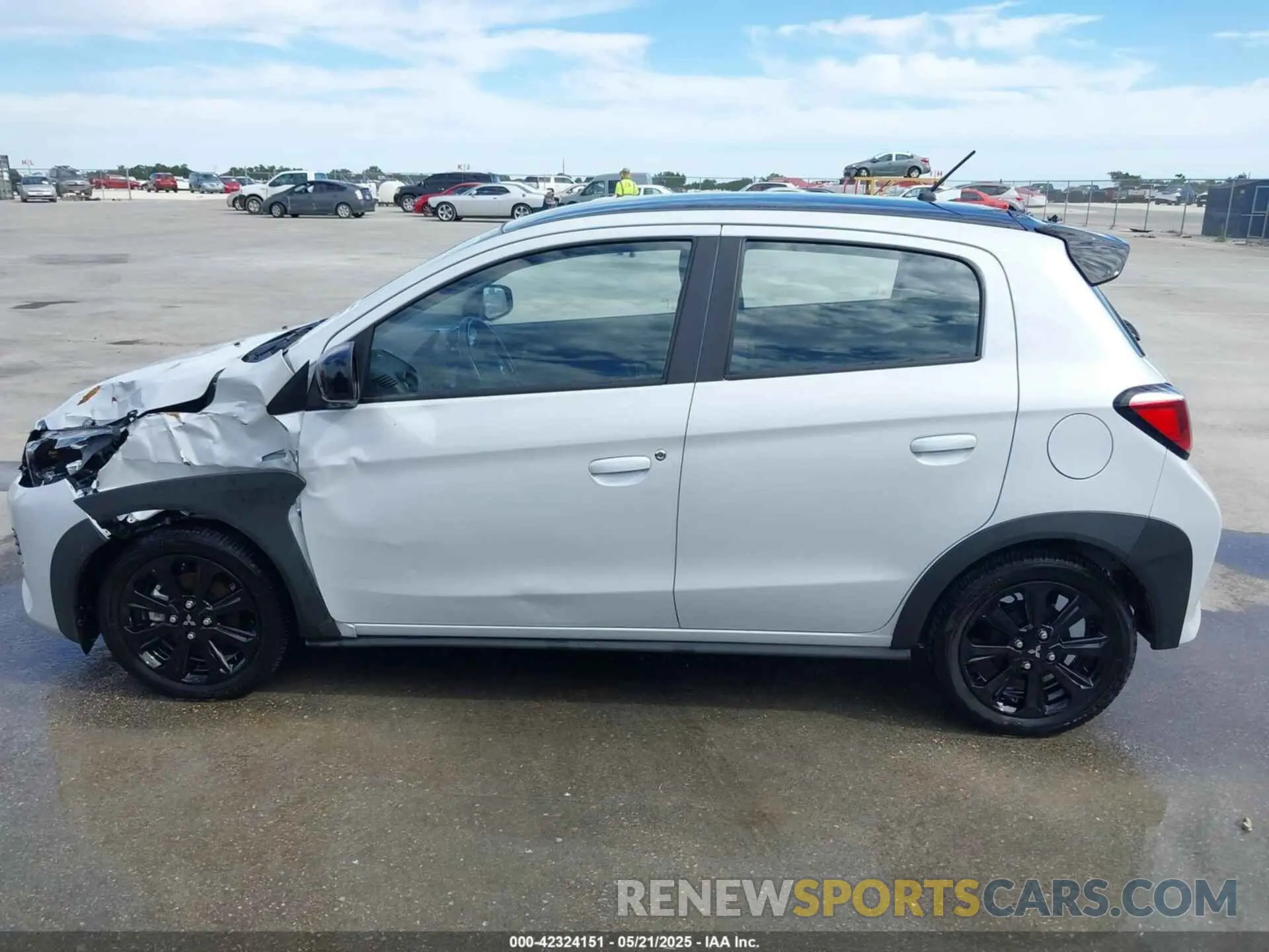 14 fotografías del automóvil dañado ML32AWHJ1RH007630 MITSUBISHI MIRAGE 2024