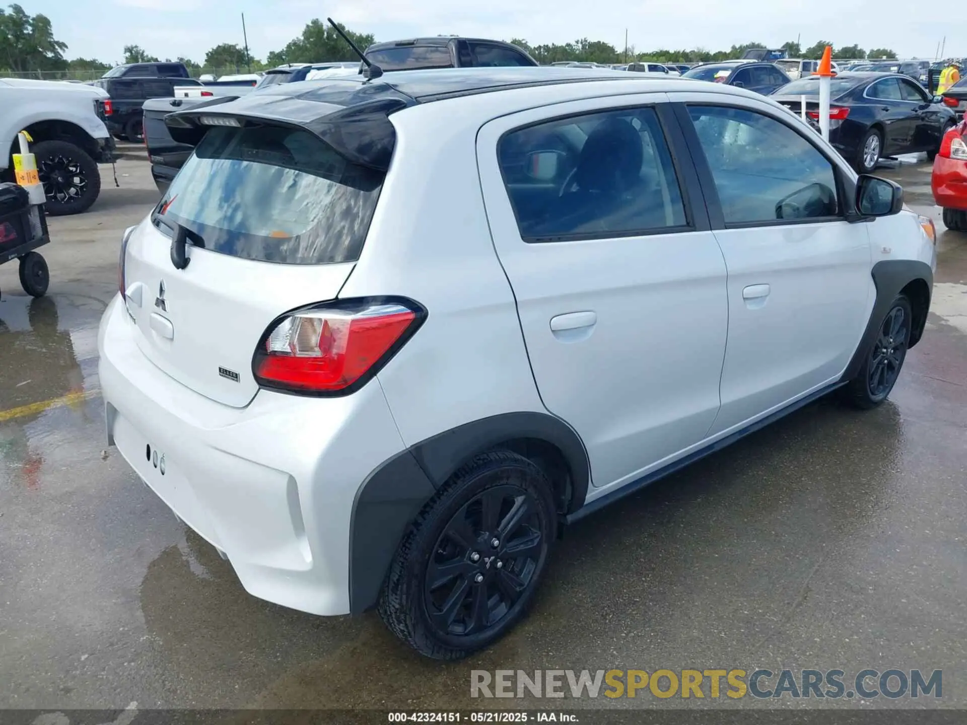 4 fotografías del automóvil dañado ML32AWHJ1RH007630 MITSUBISHI MIRAGE 2024