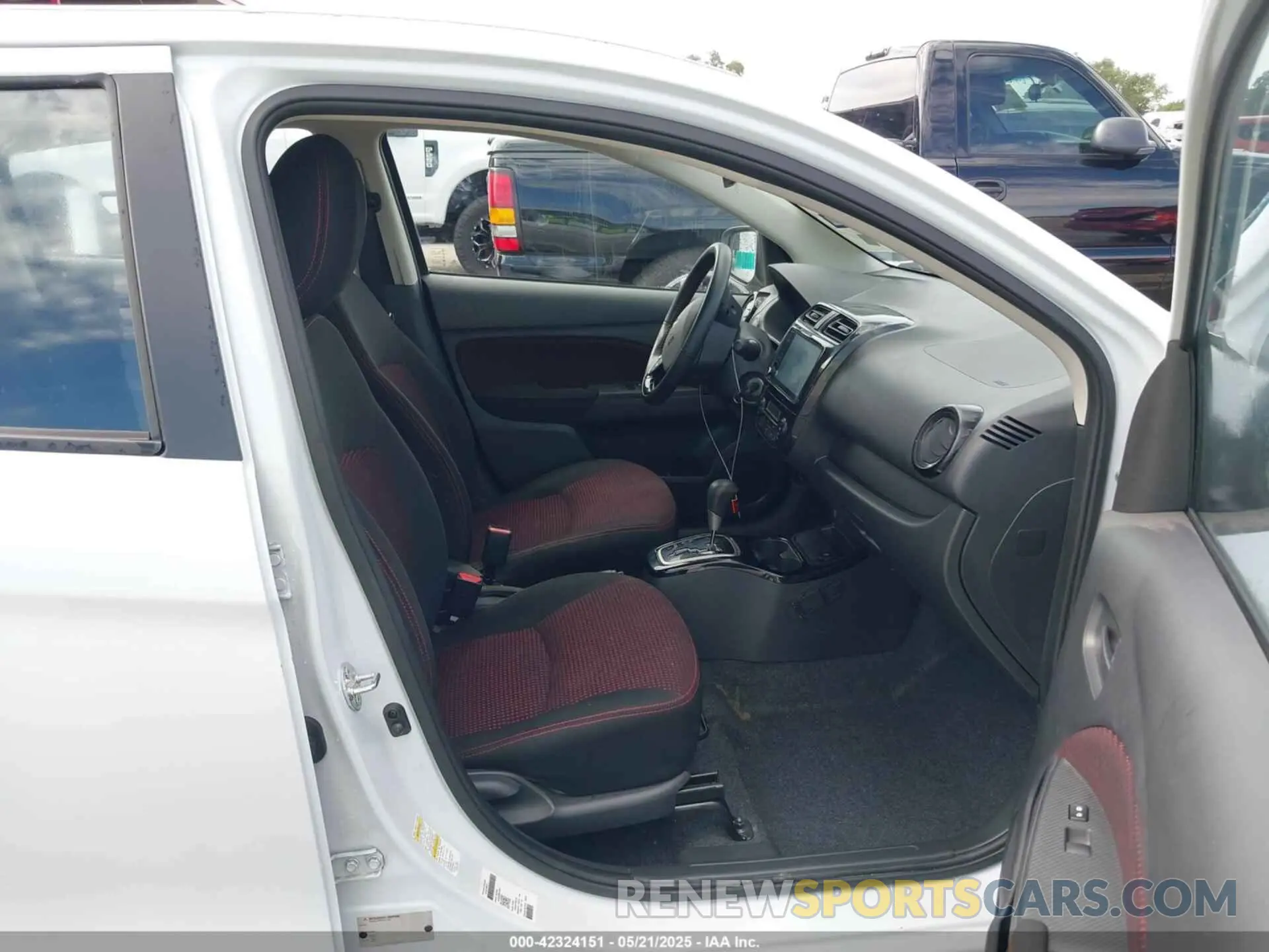 5 fotografías del automóvil dañado ML32AWHJ1RH007630 MITSUBISHI MIRAGE 2024