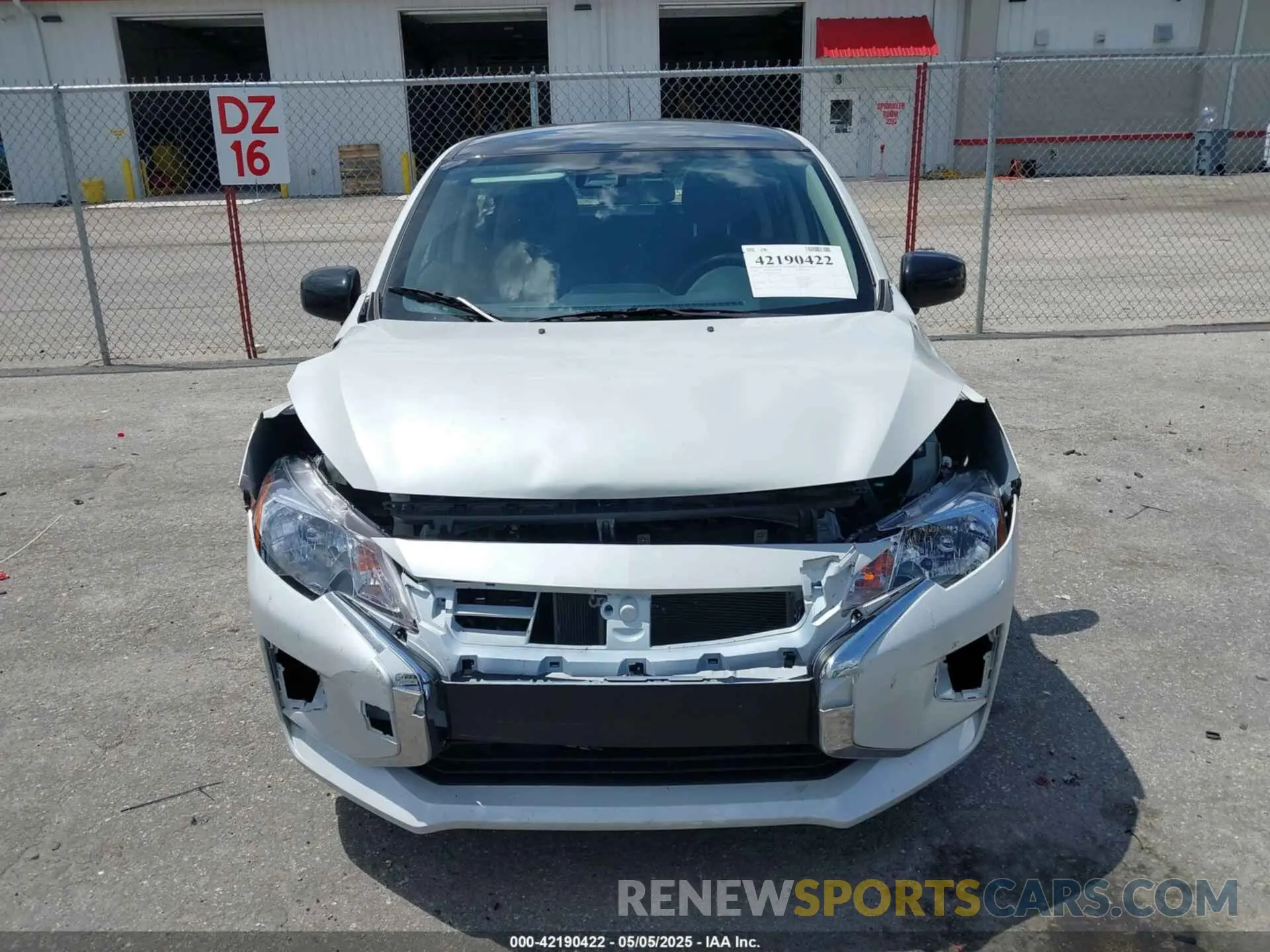 12 fotografías del automóvil dañado ML32AWHJ1RH011127 MITSUBISHI MIRAGE 2024