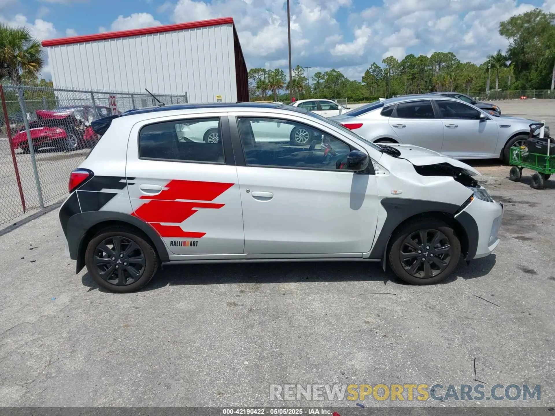 13 fotografías del automóvil dañado ML32AWHJ1RH011127 MITSUBISHI MIRAGE 2024