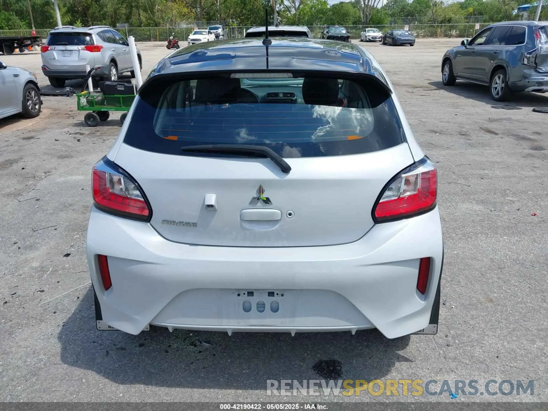 16 fotografías del automóvil dañado ML32AWHJ1RH011127 MITSUBISHI MIRAGE 2024