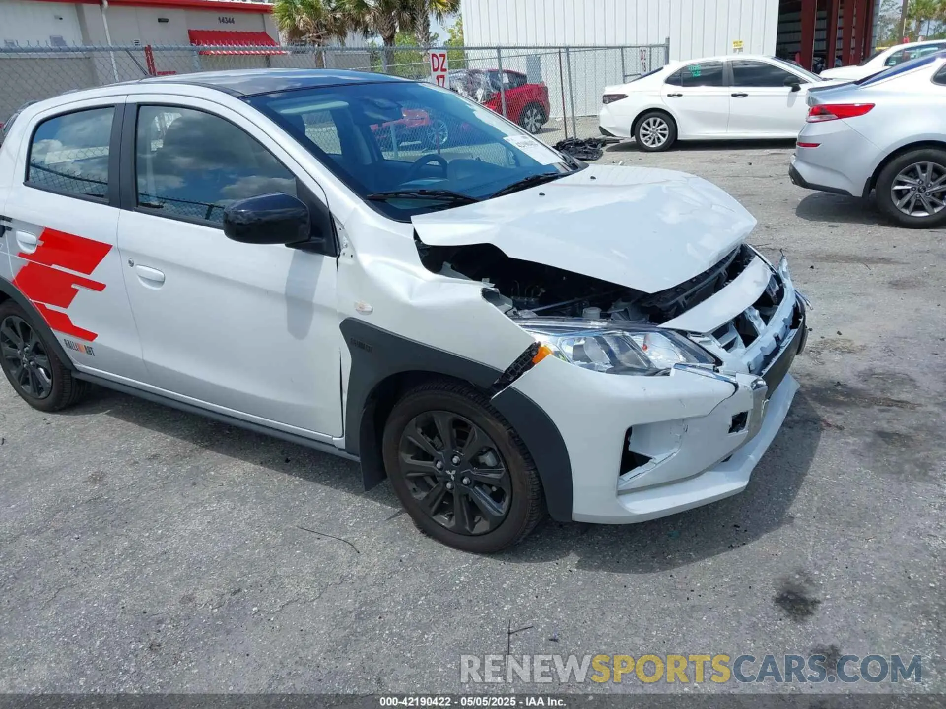 17 fotografías del automóvil dañado ML32AWHJ1RH011127 MITSUBISHI MIRAGE 2024