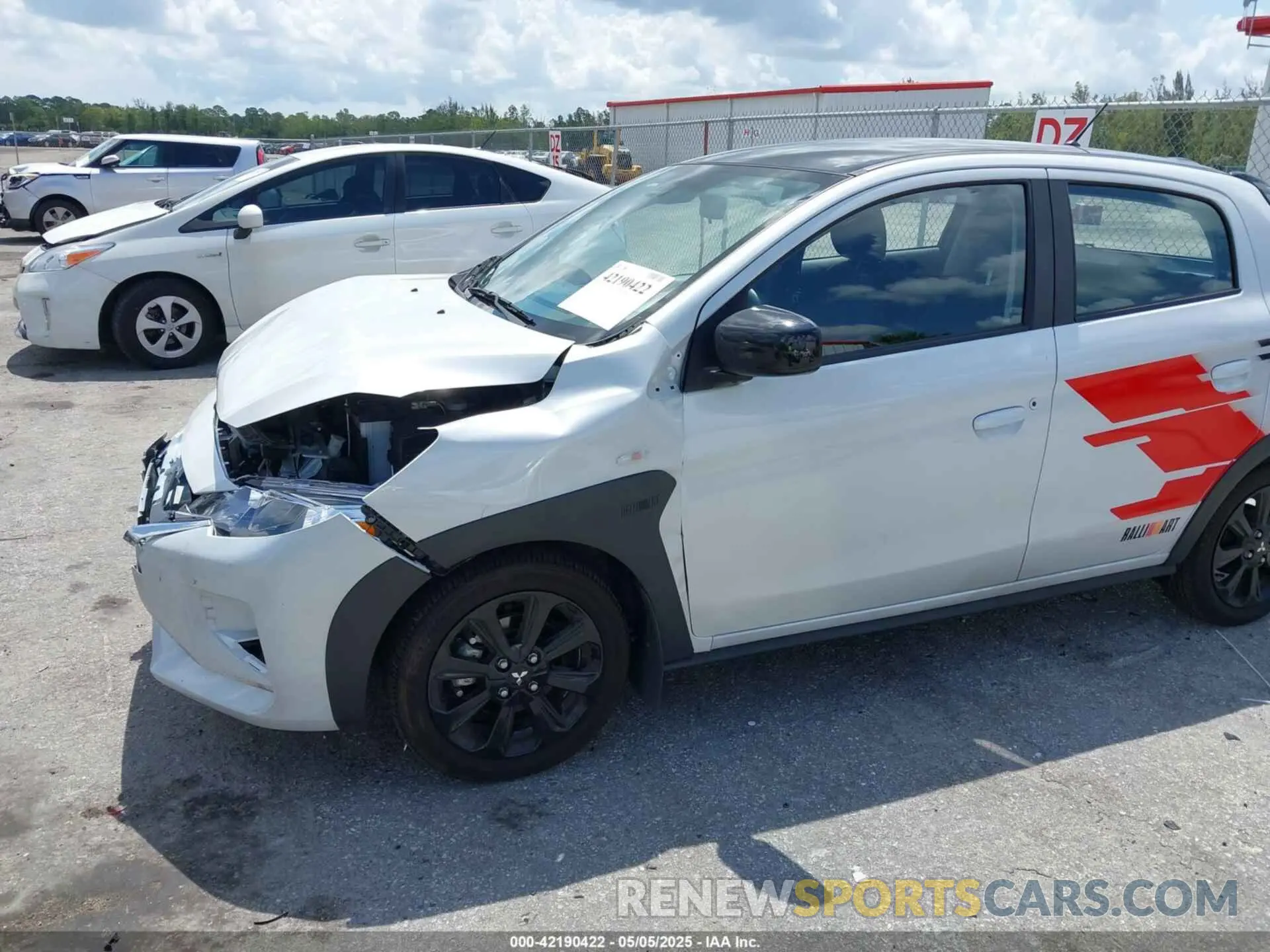 19 fotografías del automóvil dañado ML32AWHJ1RH011127 MITSUBISHI MIRAGE 2024