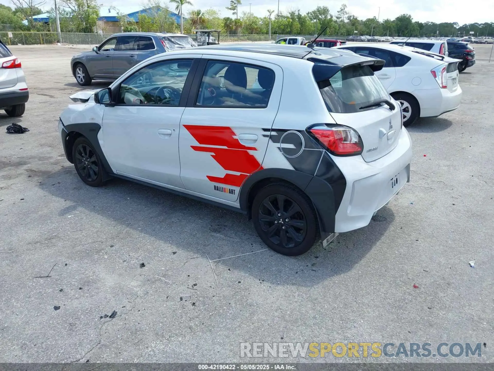 3 fotografías del automóvil dañado ML32AWHJ1RH011127 MITSUBISHI MIRAGE 2024