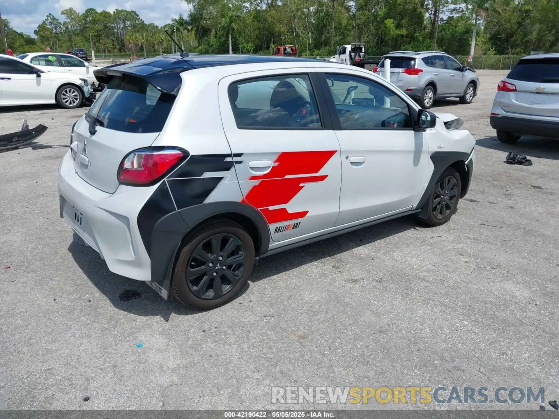 4 fotografías del automóvil dañado ML32AWHJ1RH011127 MITSUBISHI MIRAGE 2024