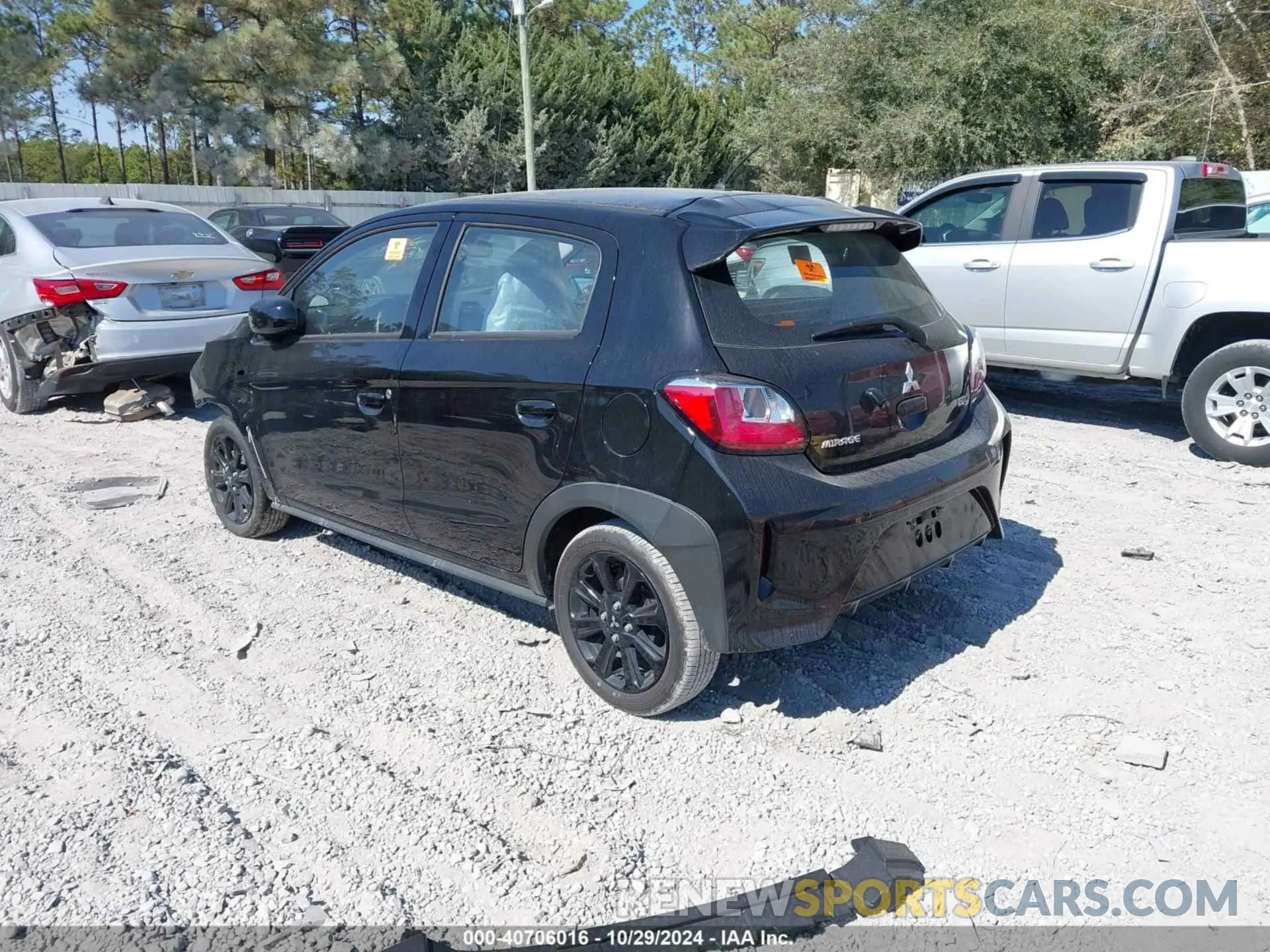 3 fotografías del automóvil dañado ML32AWHJ3RH005569 MITSUBISHI MIRAGE 2024