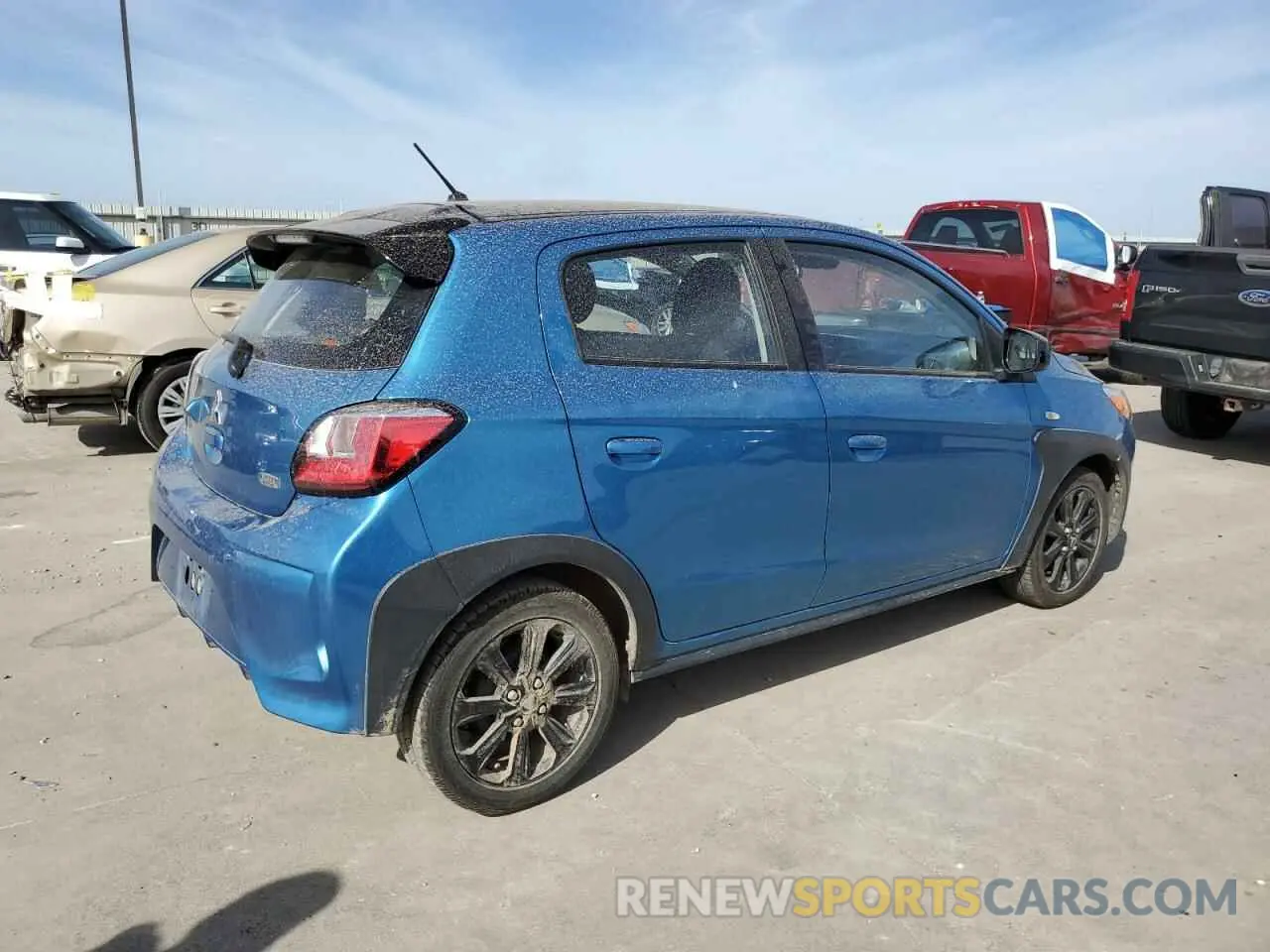 3 fotografías del automóvil dañado ML32AWHJ7RH003825 MITSUBISHI MIRAGE 2024