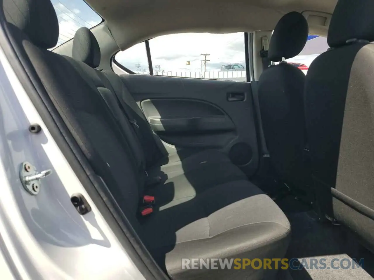 10 fotografías del automóvil dañado ML32FUFJ1RHF01241 MITSUBISHI MIRAGE 2024