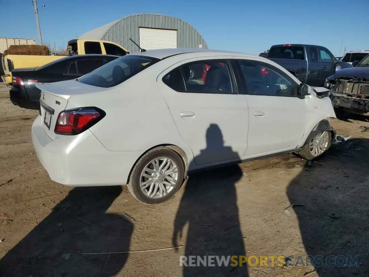 3 fotografías del automóvil dañado ML32FUFJ2RHF03726 MITSUBISHI MIRAGE 2024