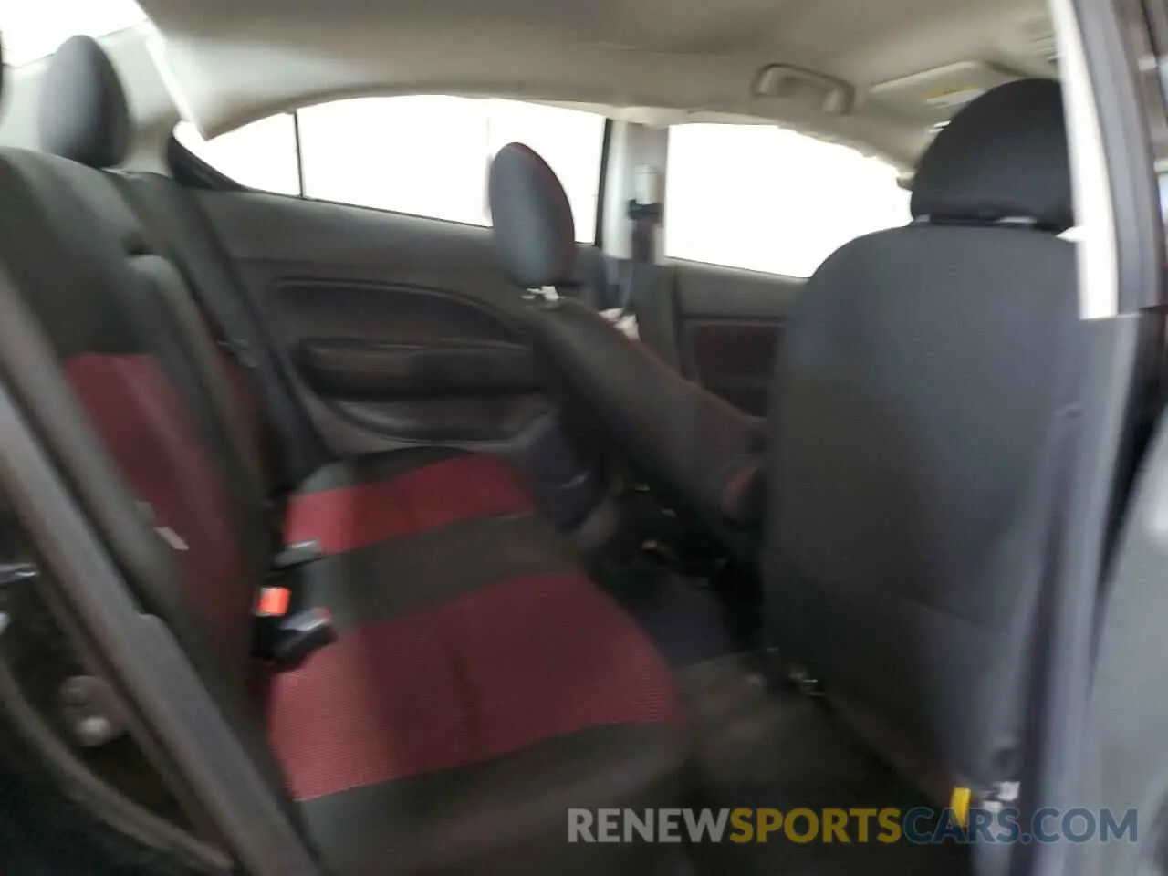 11 fotografías del automóvil dañado ML32FUFJ2RHF06867 MITSUBISHI MIRAGE 2024