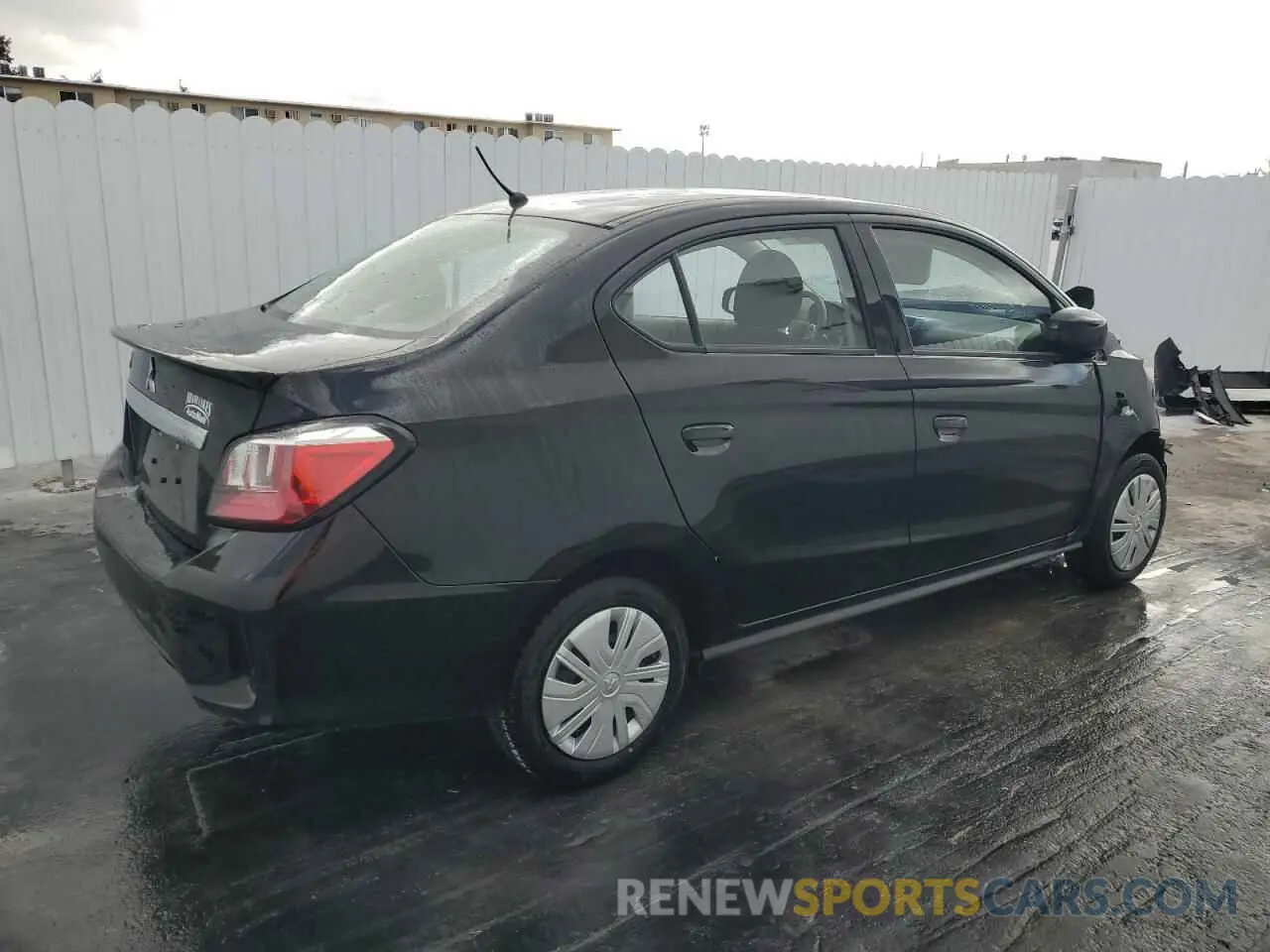 3 fotografías del automóvil dañado ML32FUFJ2RHF08277 MITSUBISHI MIRAGE 2024