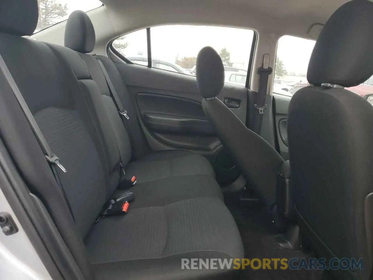 10 fotografías del automóvil dañado ML32FUFJ4RHF06708 MITSUBISHI MIRAGE 2024