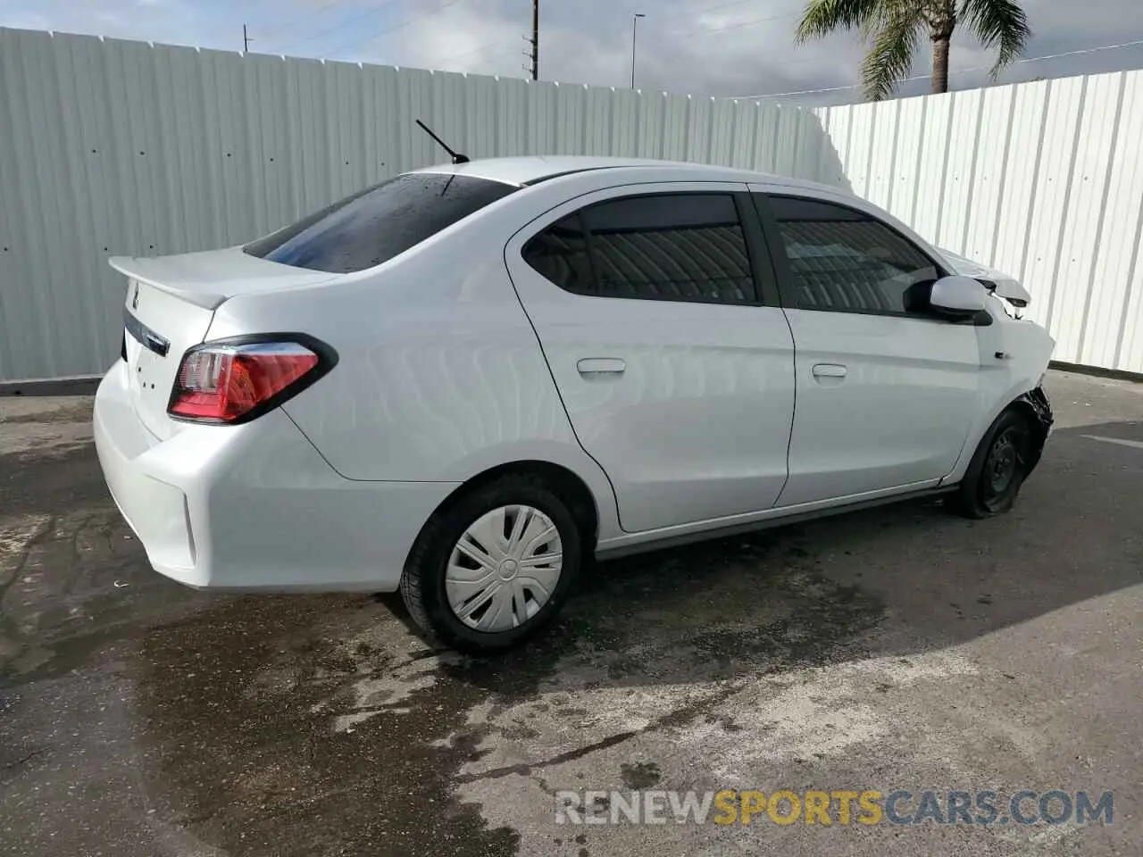 3 fotografías del automóvil dañado ML32FUFJ7RHF06864 MITSUBISHI MIRAGE 2024