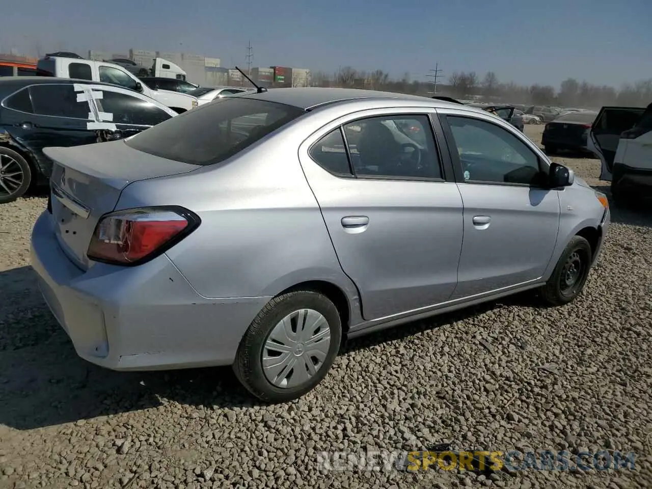 3 fotografías del automóvil dañado ML32FUFJ8RHF03231 MITSUBISHI MIRAGE 2024