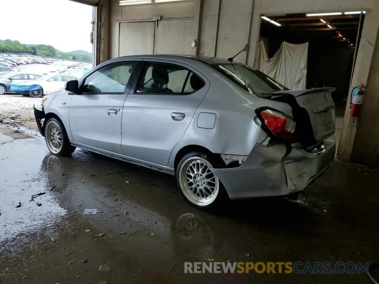 2 fotografías del automóvil dañado ML32FUFJ8RHF04136 MITSUBISHI MIRAGE 2024