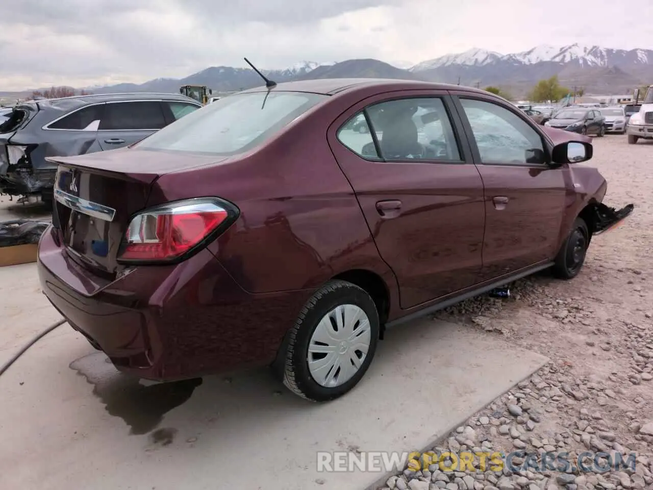 3 fotografías del automóvil dañado ML32FUFJ9RHF10219 MITSUBISHI MIRAGE 2024