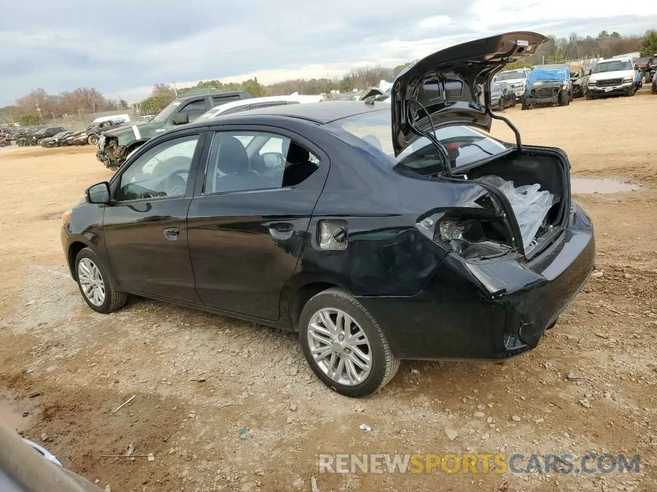 2 fotografías del automóvil dañado ML32FVFJXRHF09182 MITSUBISHI MIRAGE 2024