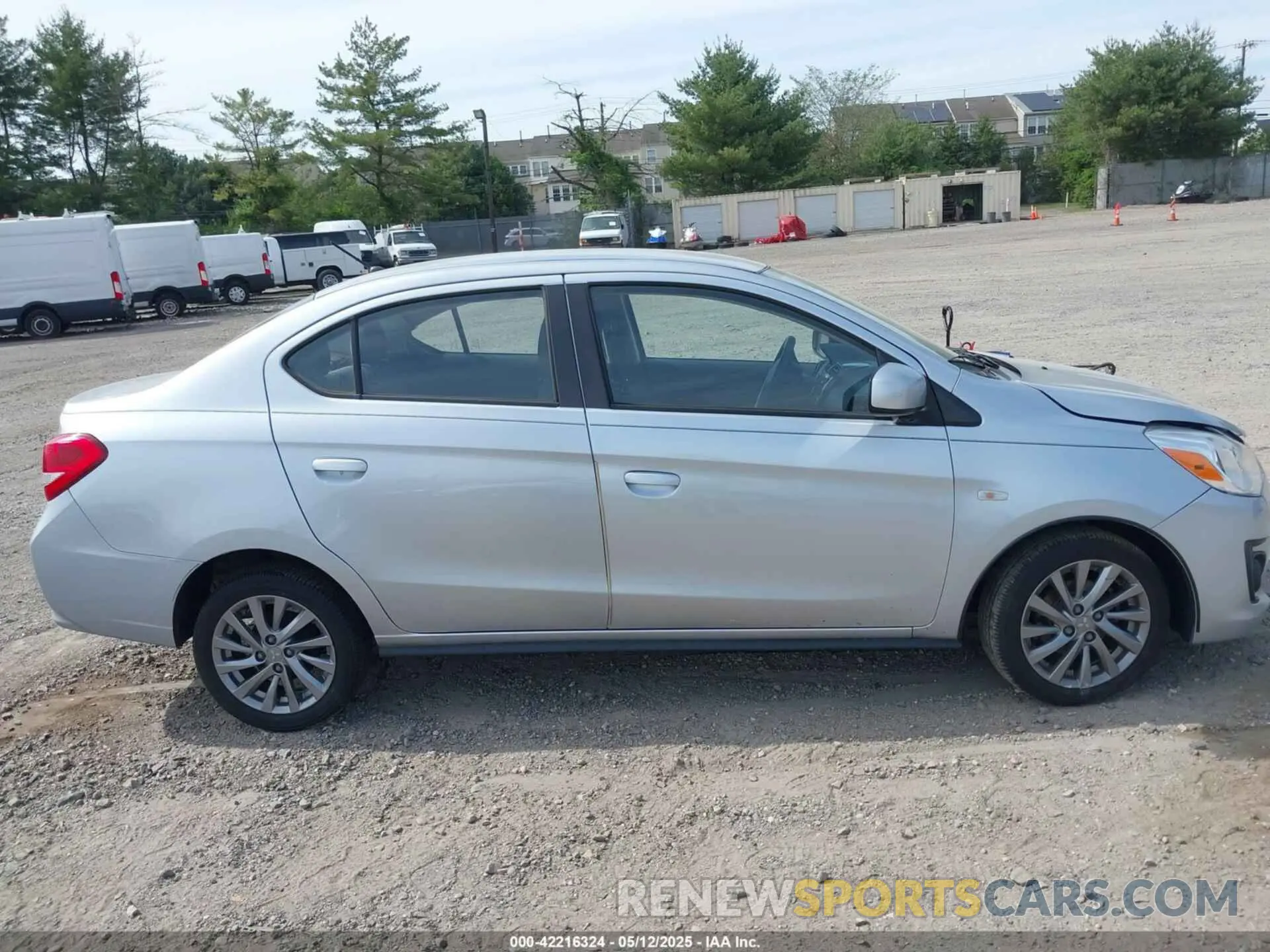 13 fotografías del automóvil dañado ML32F3FJ0KHF00792 MITSUBISHI MIRAGE G4 2019