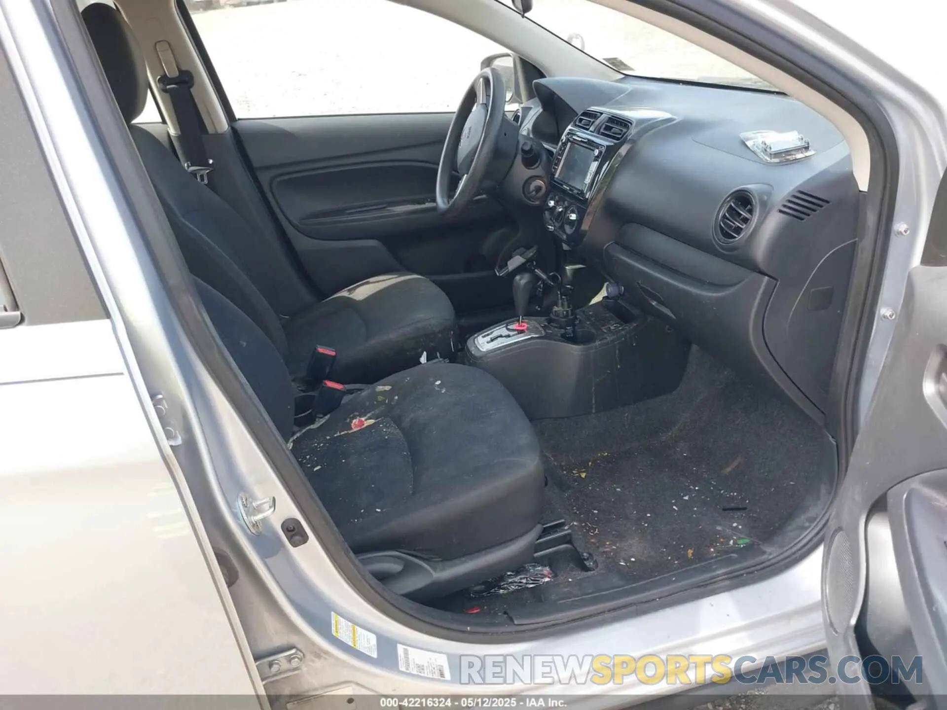 5 fotografías del automóvil dañado ML32F3FJ0KHF00792 MITSUBISHI MIRAGE G4 2019