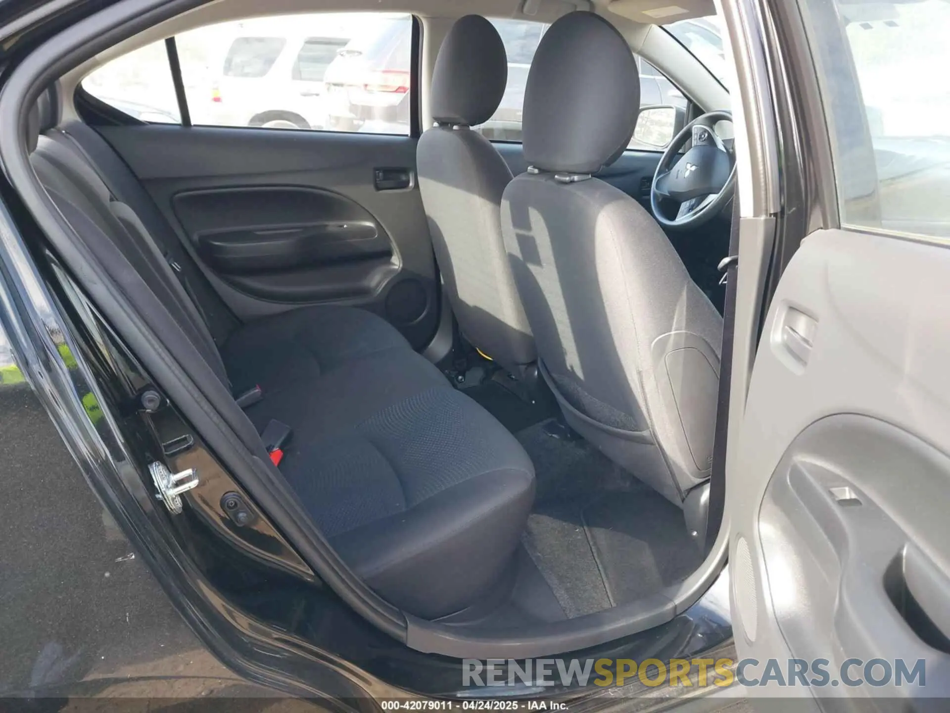 8 fotografías del automóvil dañado ML32F3FJ0KHF16538 MITSUBISHI MIRAGE G4 2019