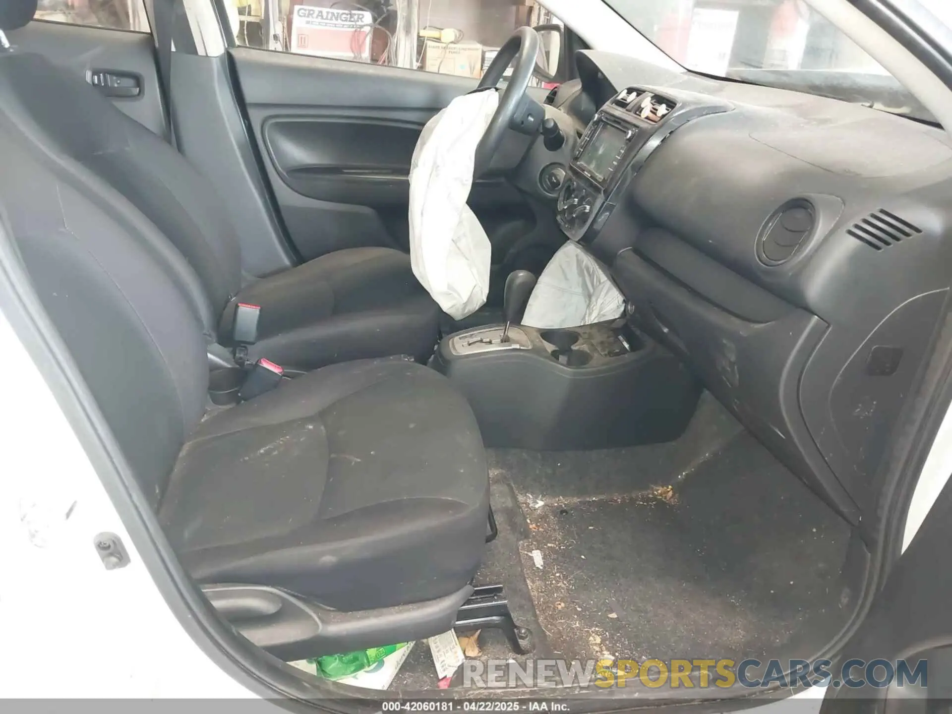 5 fotografías del automóvil dañado ML32F3FJ1KHF12997 MITSUBISHI MIRAGE G4 2019