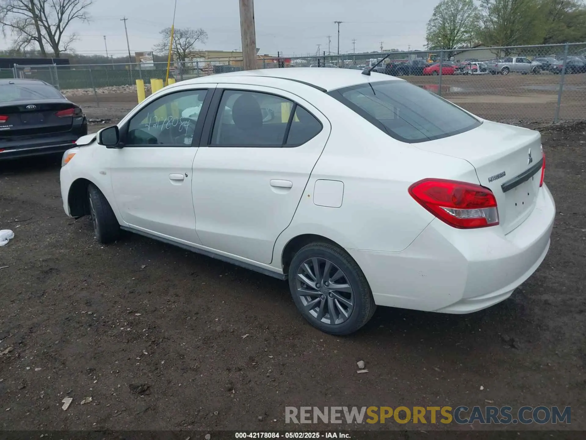 3 fotografías del automóvil dañado ML32F3FJ2KHF06318 MITSUBISHI MIRAGE G4 2019