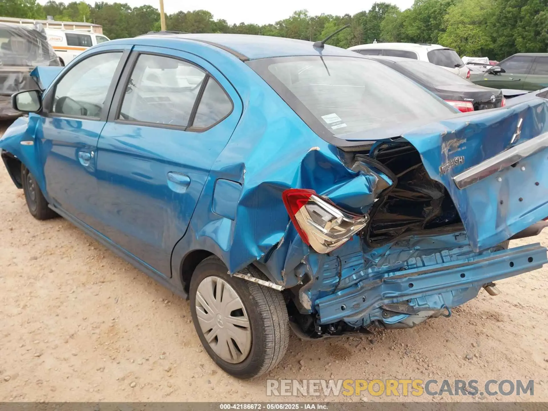 3 fotografías del automóvil dañado ML32F3FJ2KHF11406 MITSUBISHI MIRAGE G4 2019