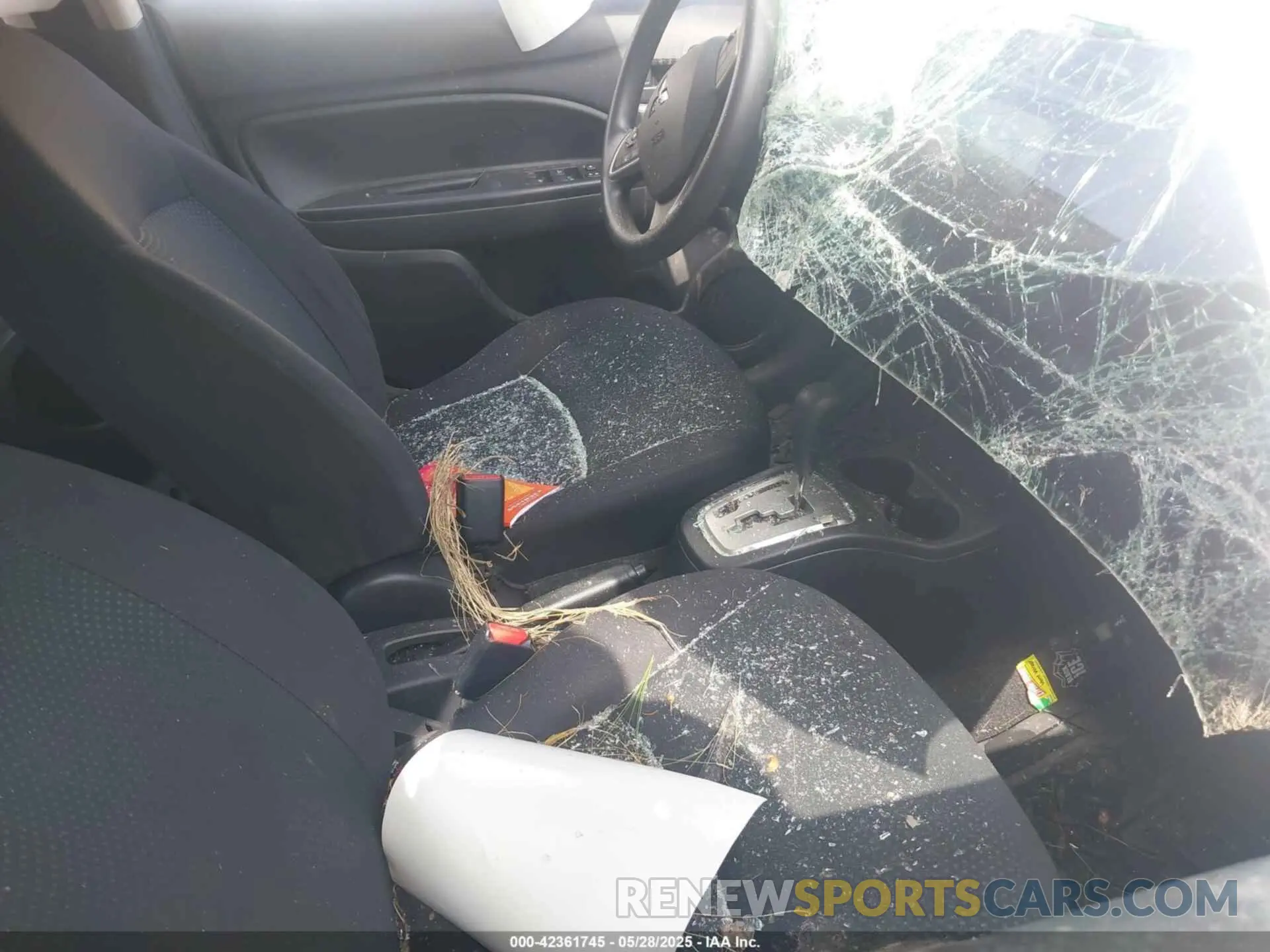 5 fotografías del automóvil dañado ML32F3FJ5KHF09388 MITSUBISHI MIRAGE G4 2019