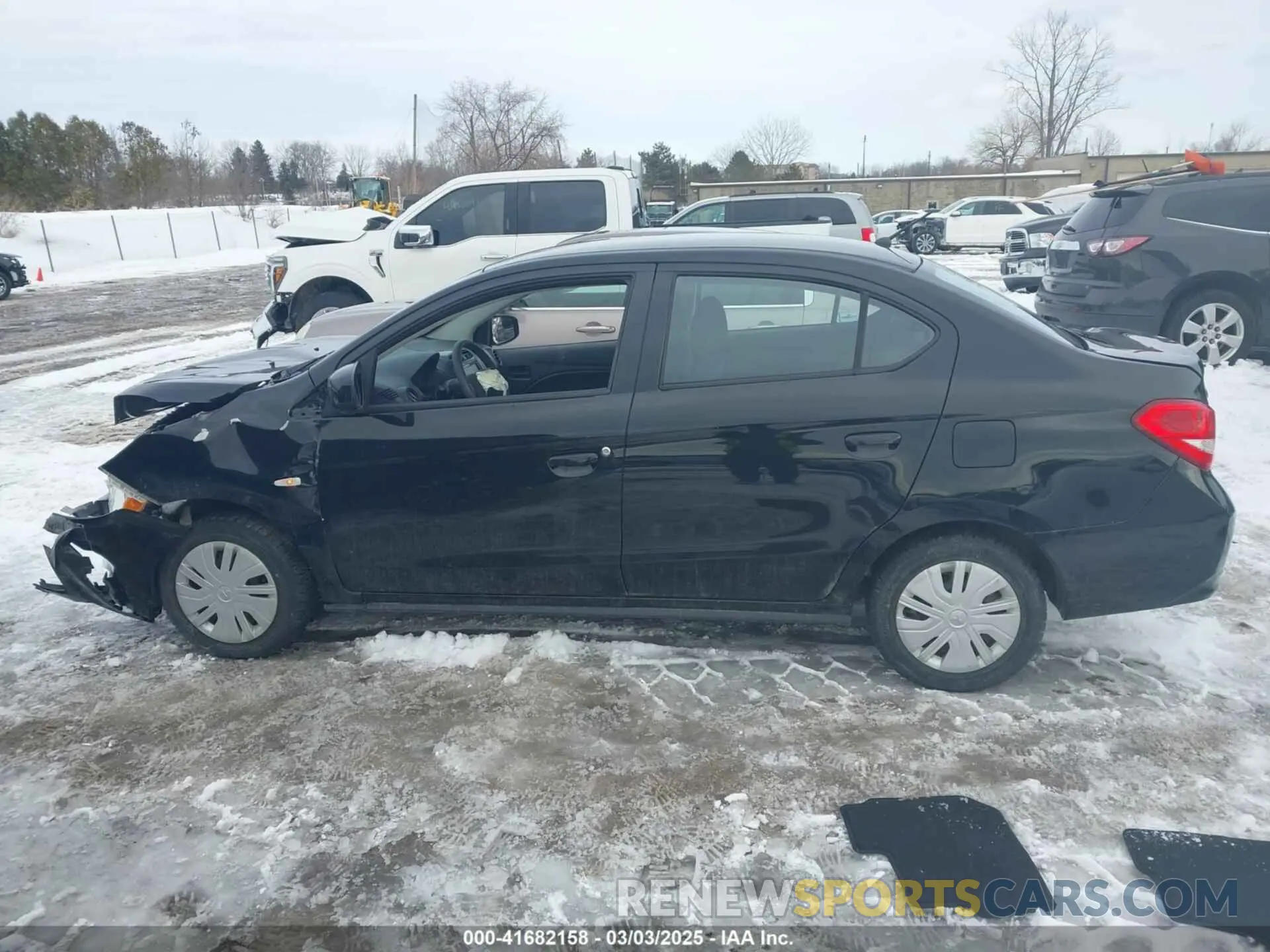 14 fotografías del automóvil dañado ML32F3FJ6KHF11957 MITSUBISHI MIRAGE G4 2019