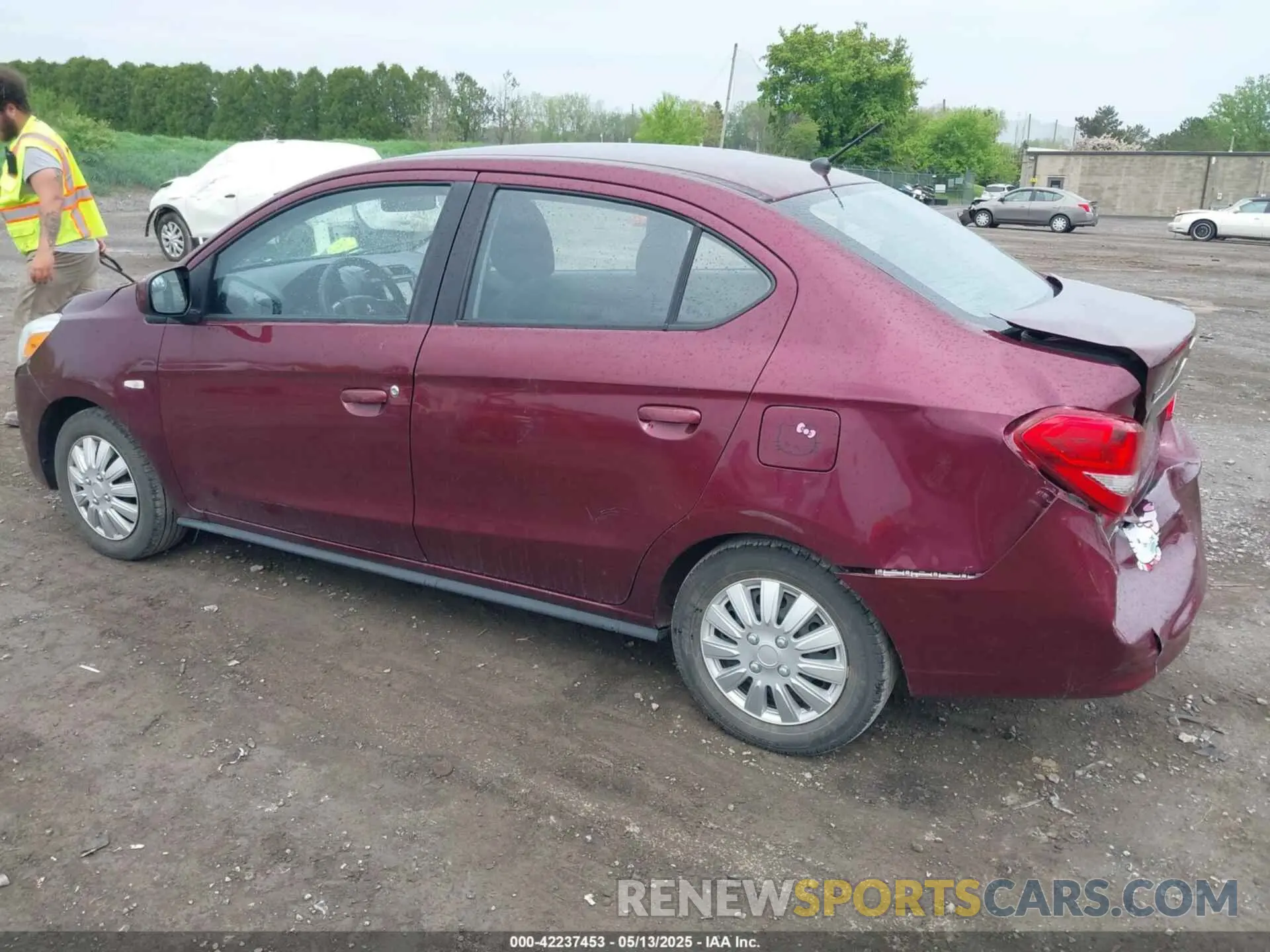 3 fotografías del automóvil dañado ML32F3FJ7KHF00241 MITSUBISHI MIRAGE G4 2019