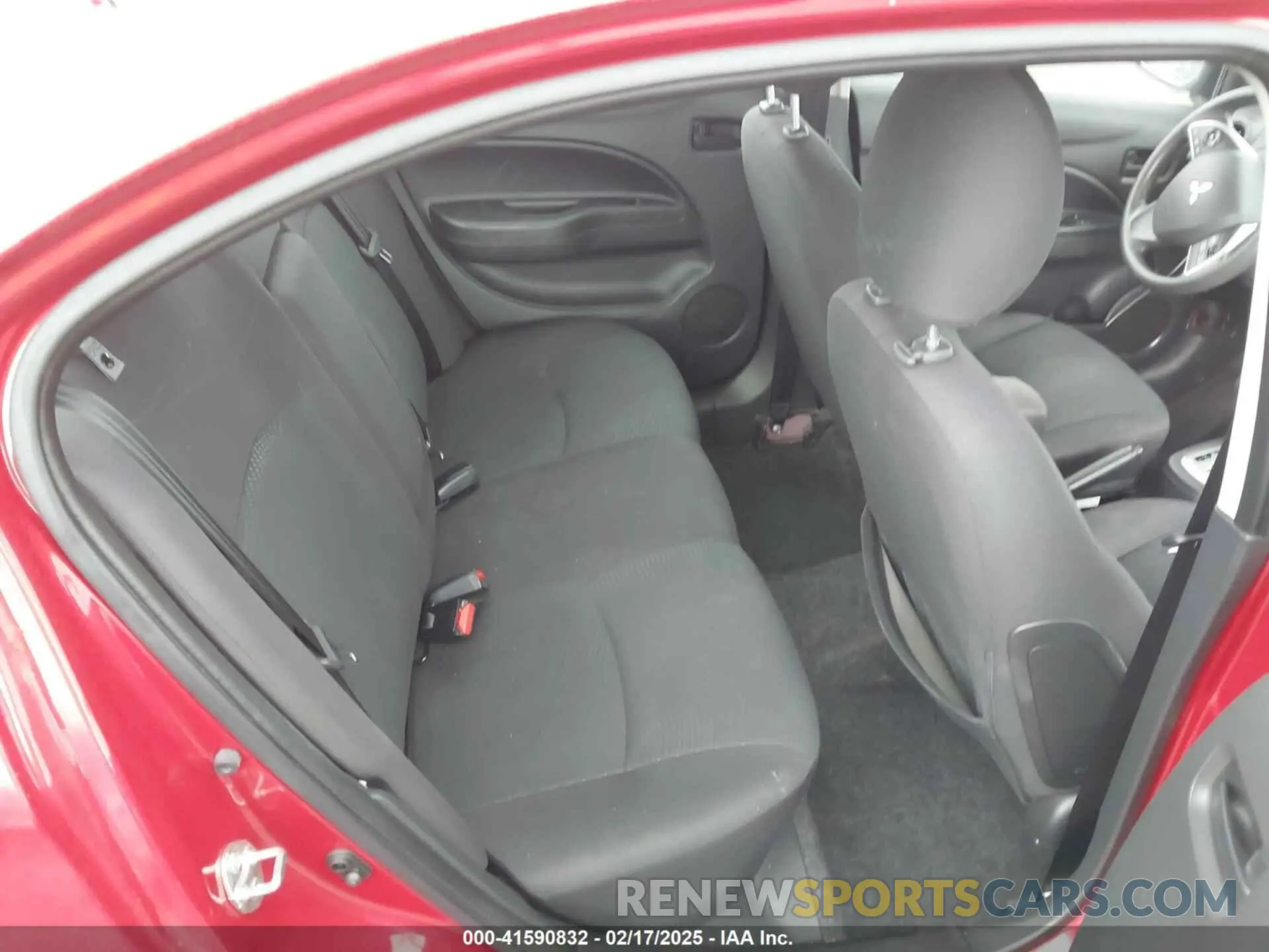8 fotografías del automóvil dañado ML32F3FJXKHF15235 MITSUBISHI MIRAGE G4 2019