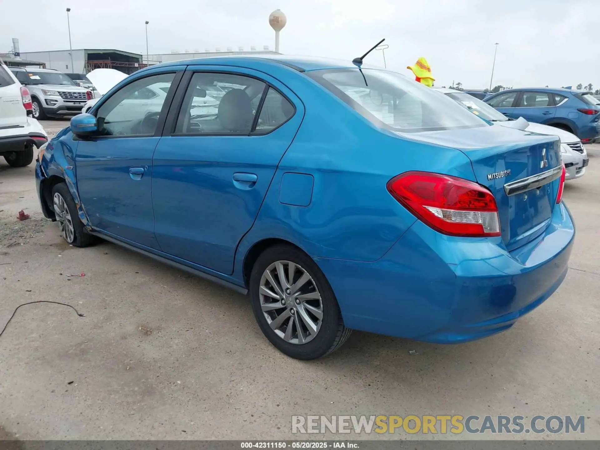 3 fotografías del automóvil dañado ML32F4FJ3KHF12974 MITSUBISHI MIRAGE G4 2019