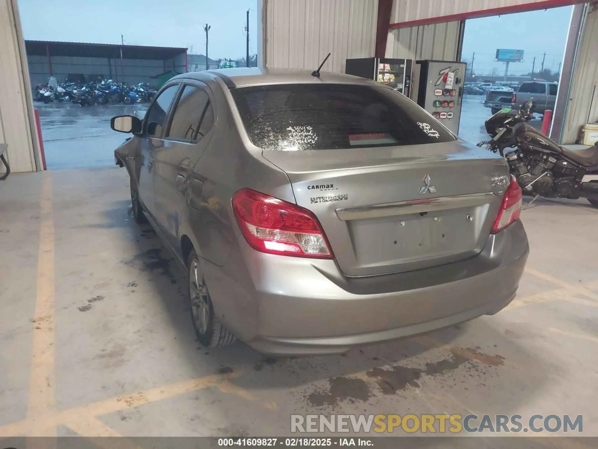 3 fotografías del automóvil dañado ML32F4FJ9KHF05916 MITSUBISHI MIRAGE G4 2019
