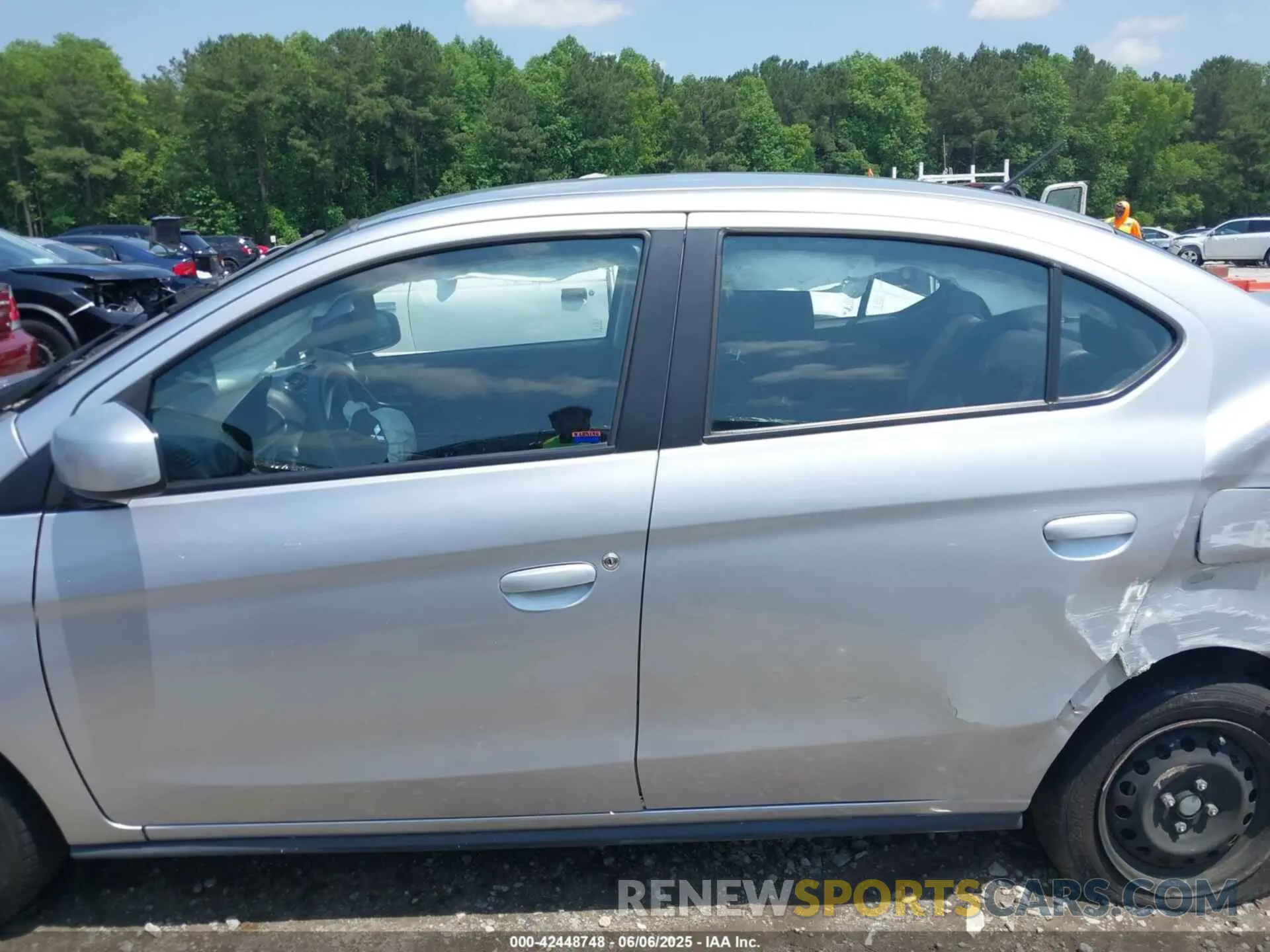 14 fotografías del automóvil dañado ML32F3FJ2LHF12265 MITSUBISHI MIRAGE G4 2020