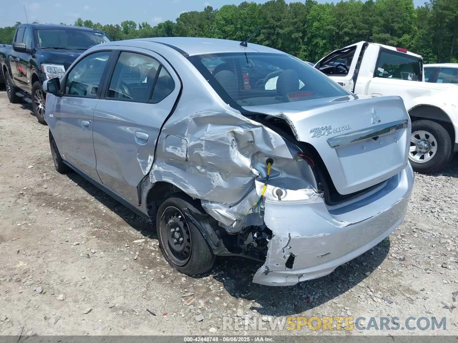 3 fotografías del automóvil dañado ML32F3FJ2LHF12265 MITSUBISHI MIRAGE G4 2020