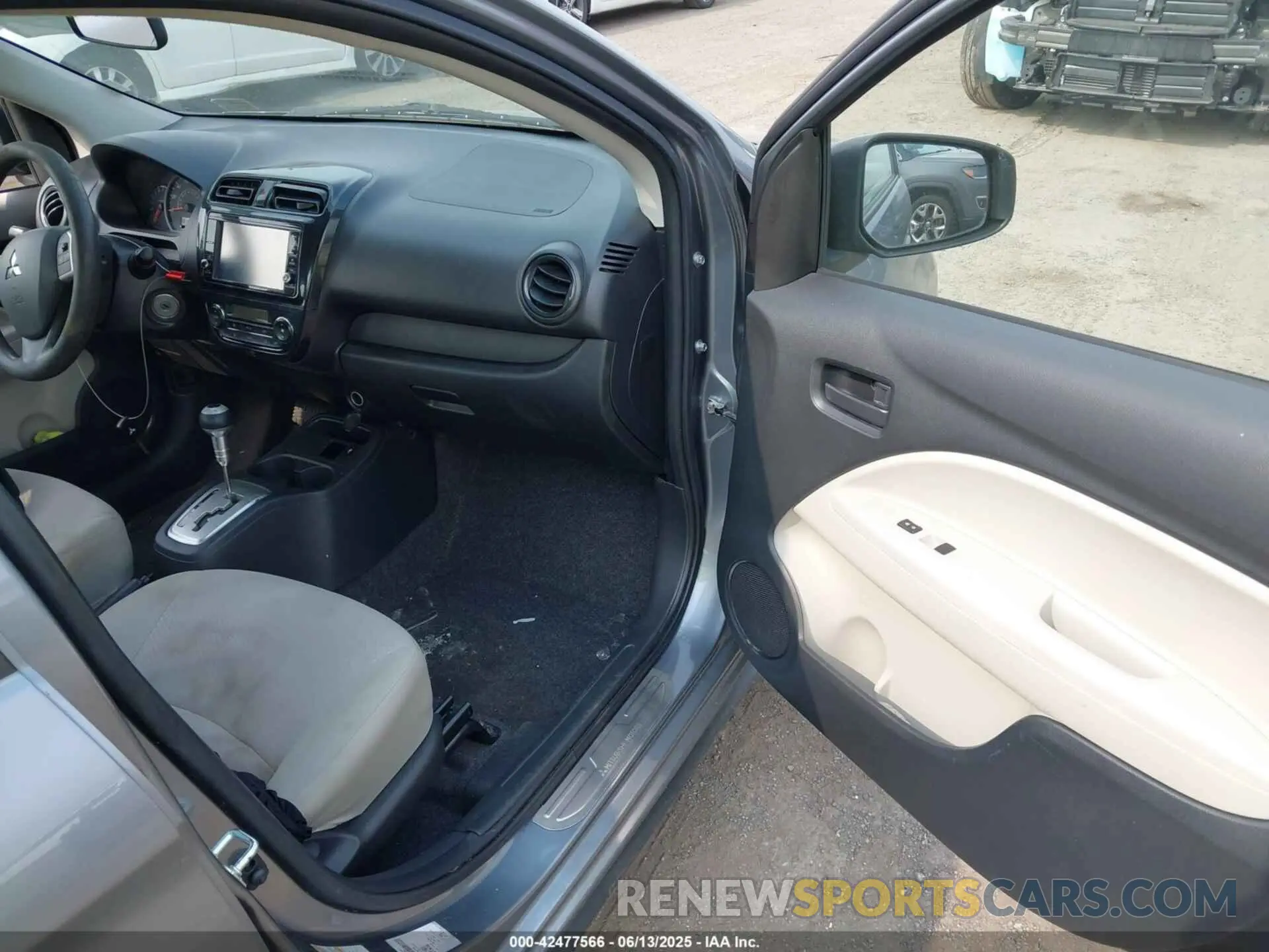 5 fotografías del automóvil dañado ML32F3FJ4LHF13143 MITSUBISHI MIRAGE G4 2020