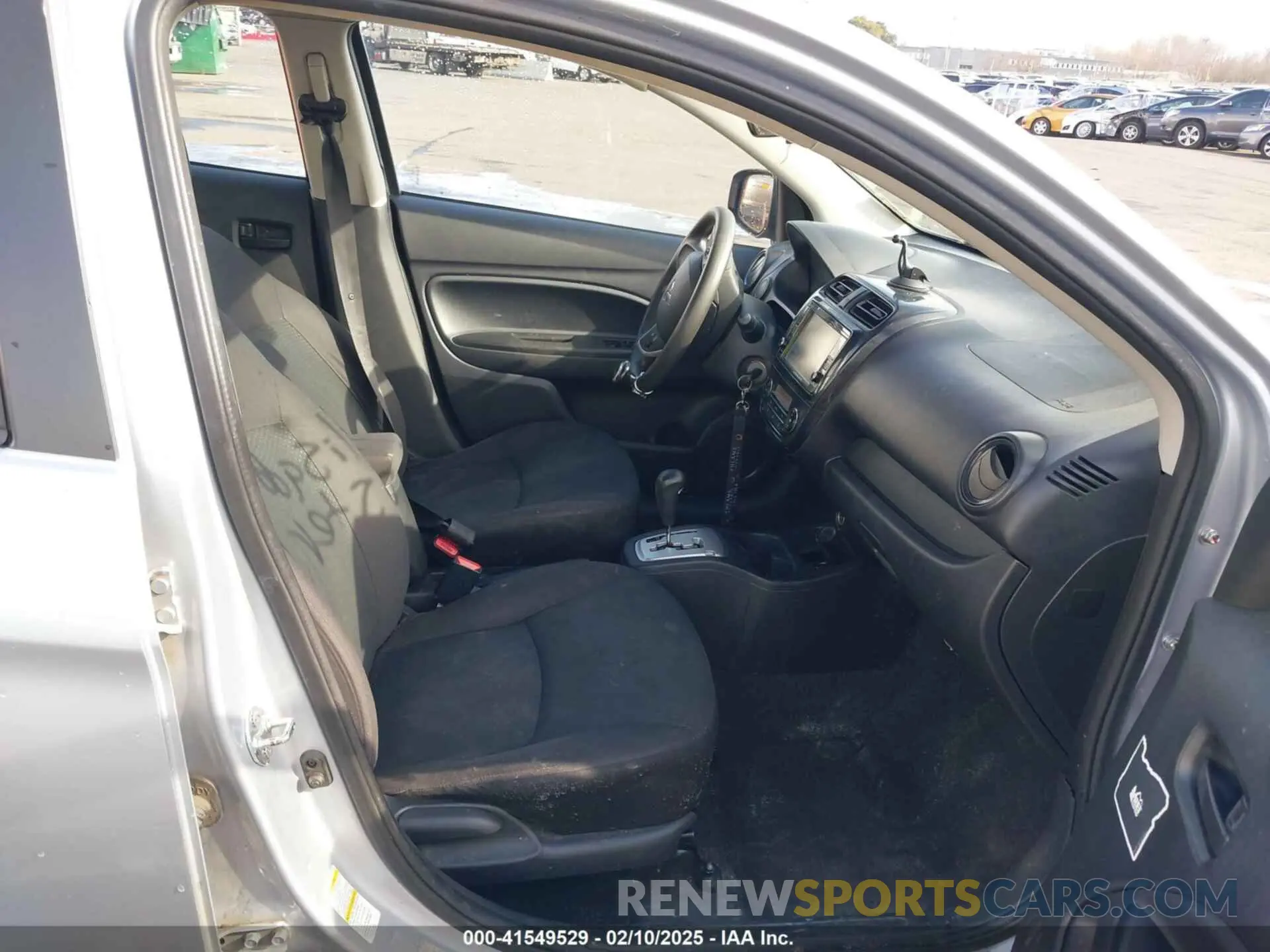5 fotografías del automóvil dañado ML32F3FJ5LHF03267 MITSUBISHI MIRAGE G4 2020